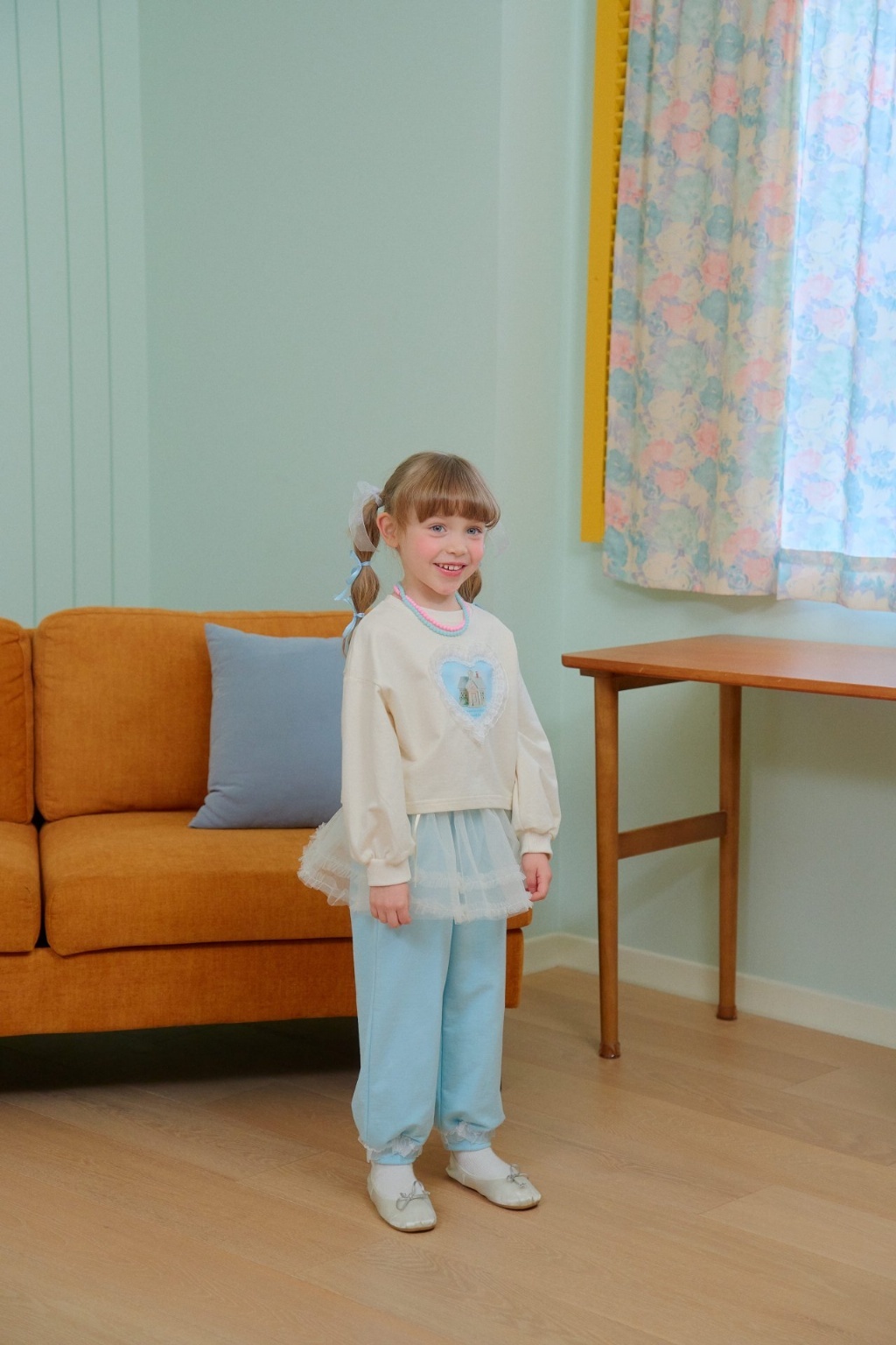 正韓春Chouchoushasha 粉嫩色蕾絲縮口褲