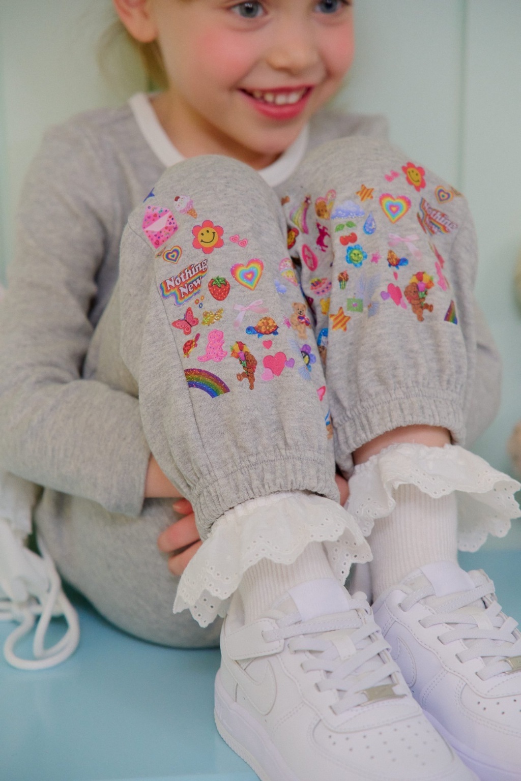 正韓春Chouchoushasha 彩虹派對運動縮口褲