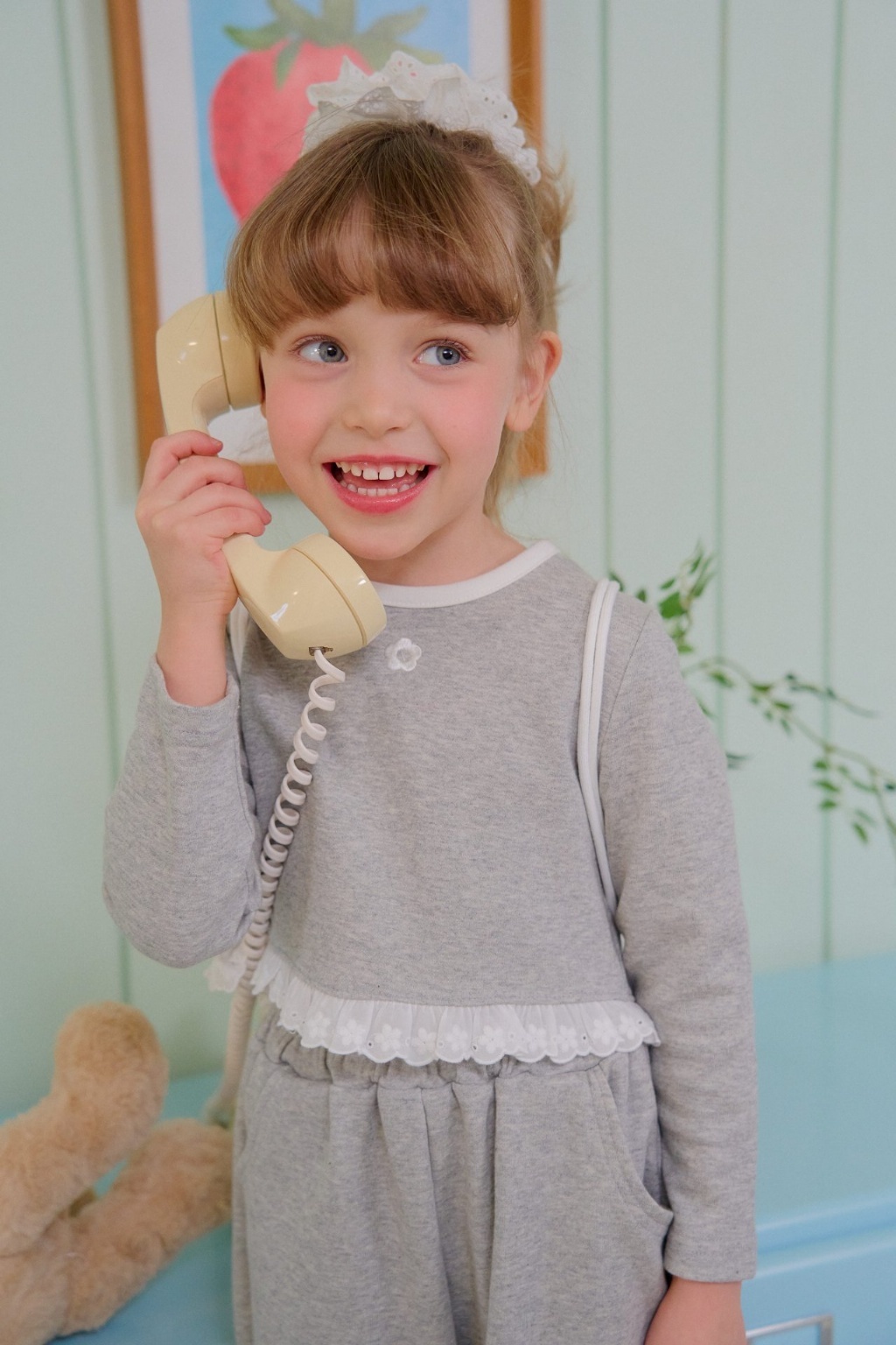 正韓春Chouchoushasha 2色小花蕾絲上衣