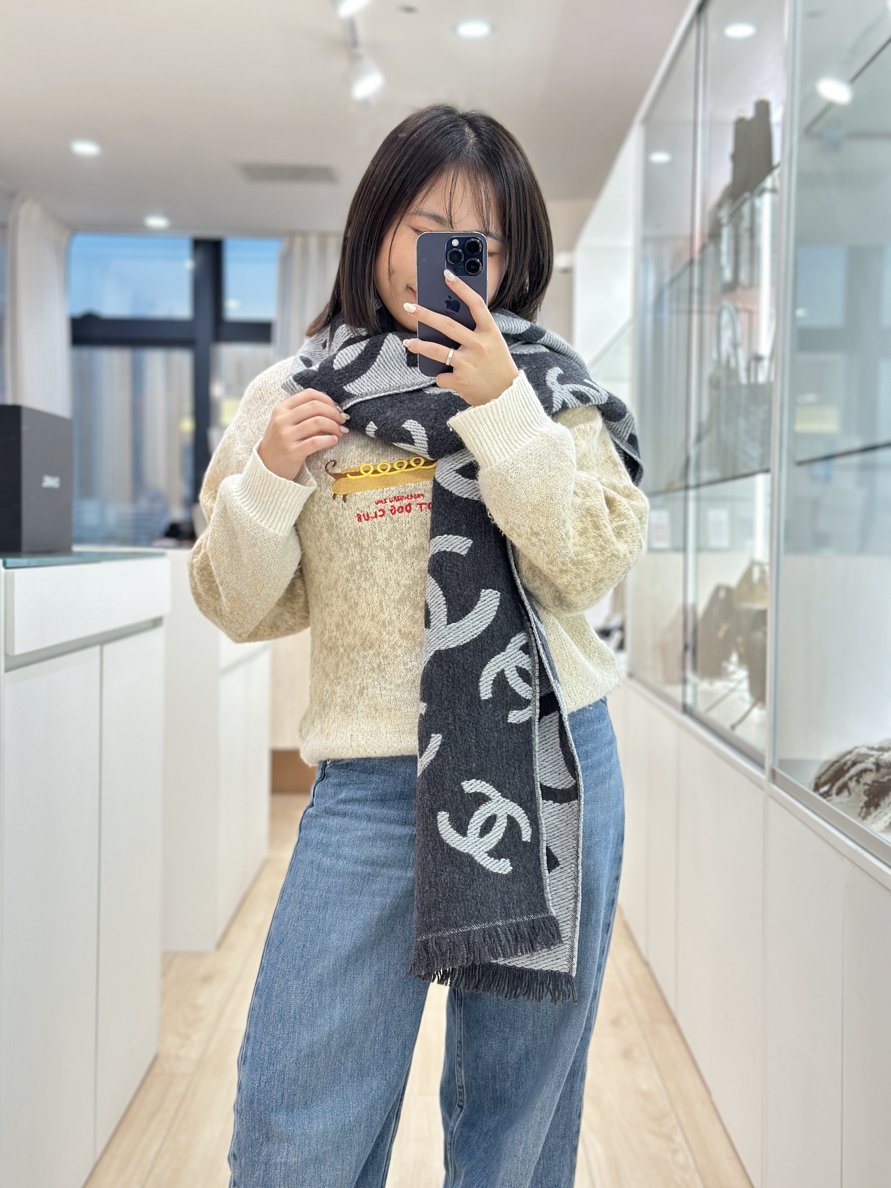 CHANEL ロゴ入り スカーフ 約97cm x 97cm CHANEL Logo Scarf