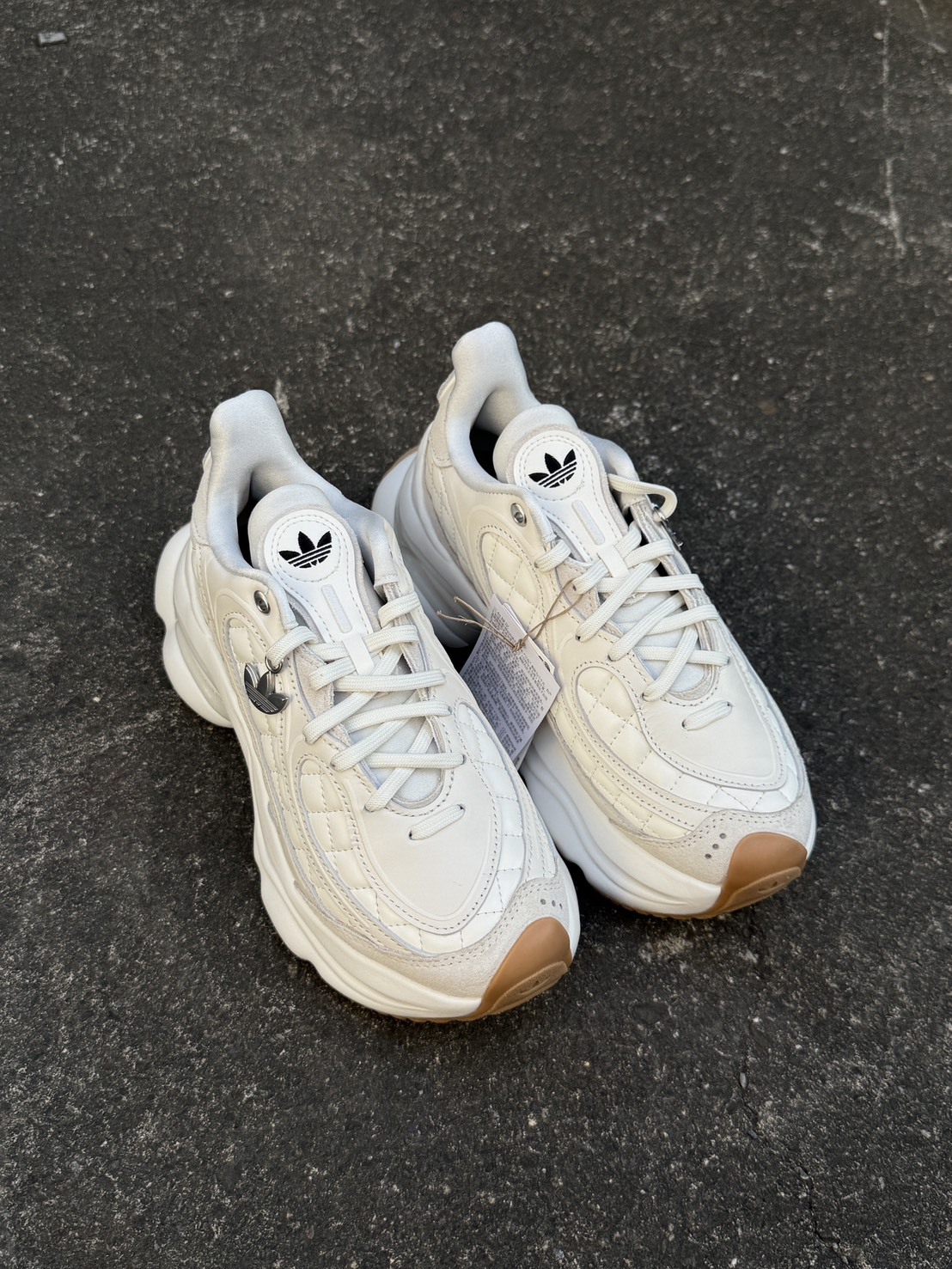 adidas originals Ozvenuz 小香風 菱格紋 老爹鞋 奶油白 焦糖底 宋雨琦同款 HQ2643