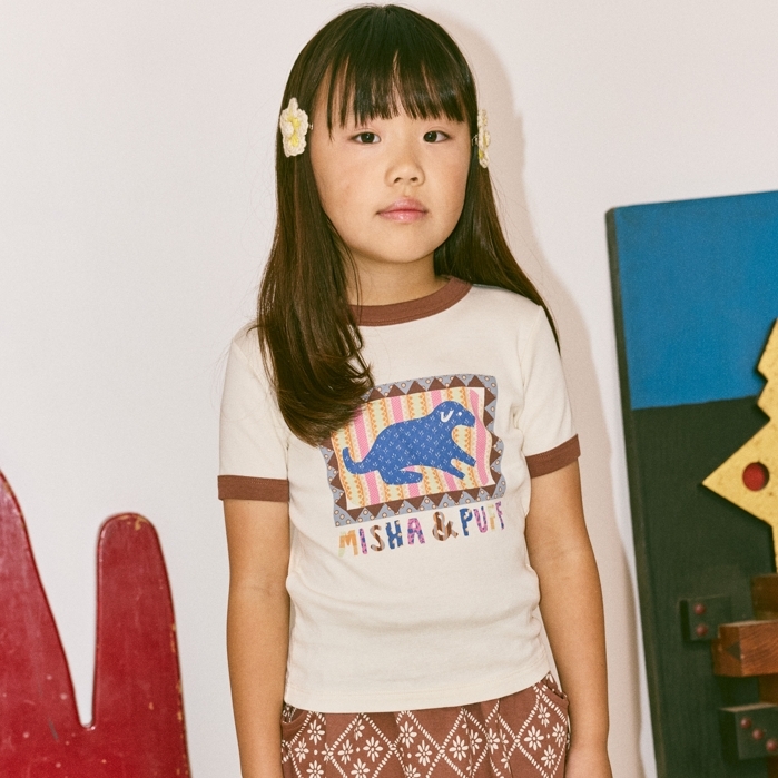 Misha & Puff 相框狗狗滾邊上衣 Dog Collage Ringer Tee - Marzipan