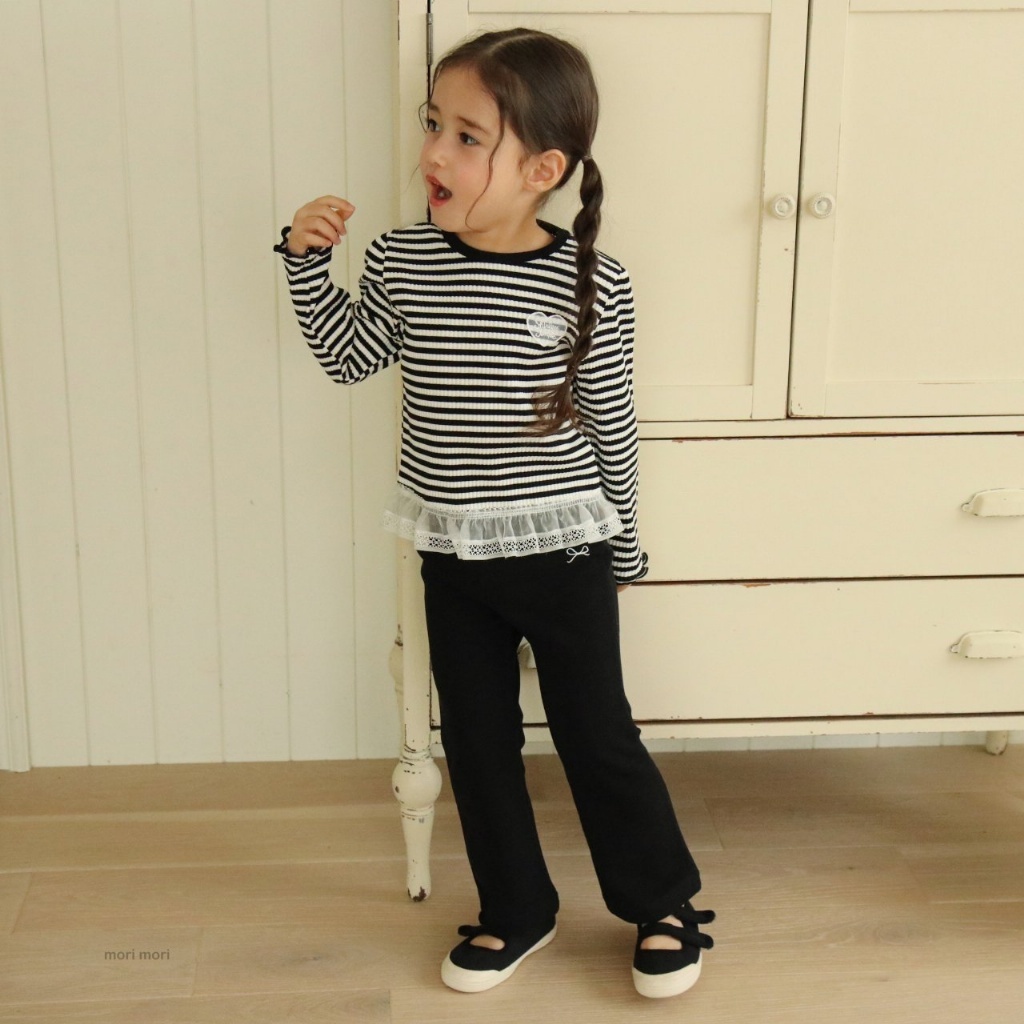 正韓春Morimori 兩色蕾絲愛心條紋上衣