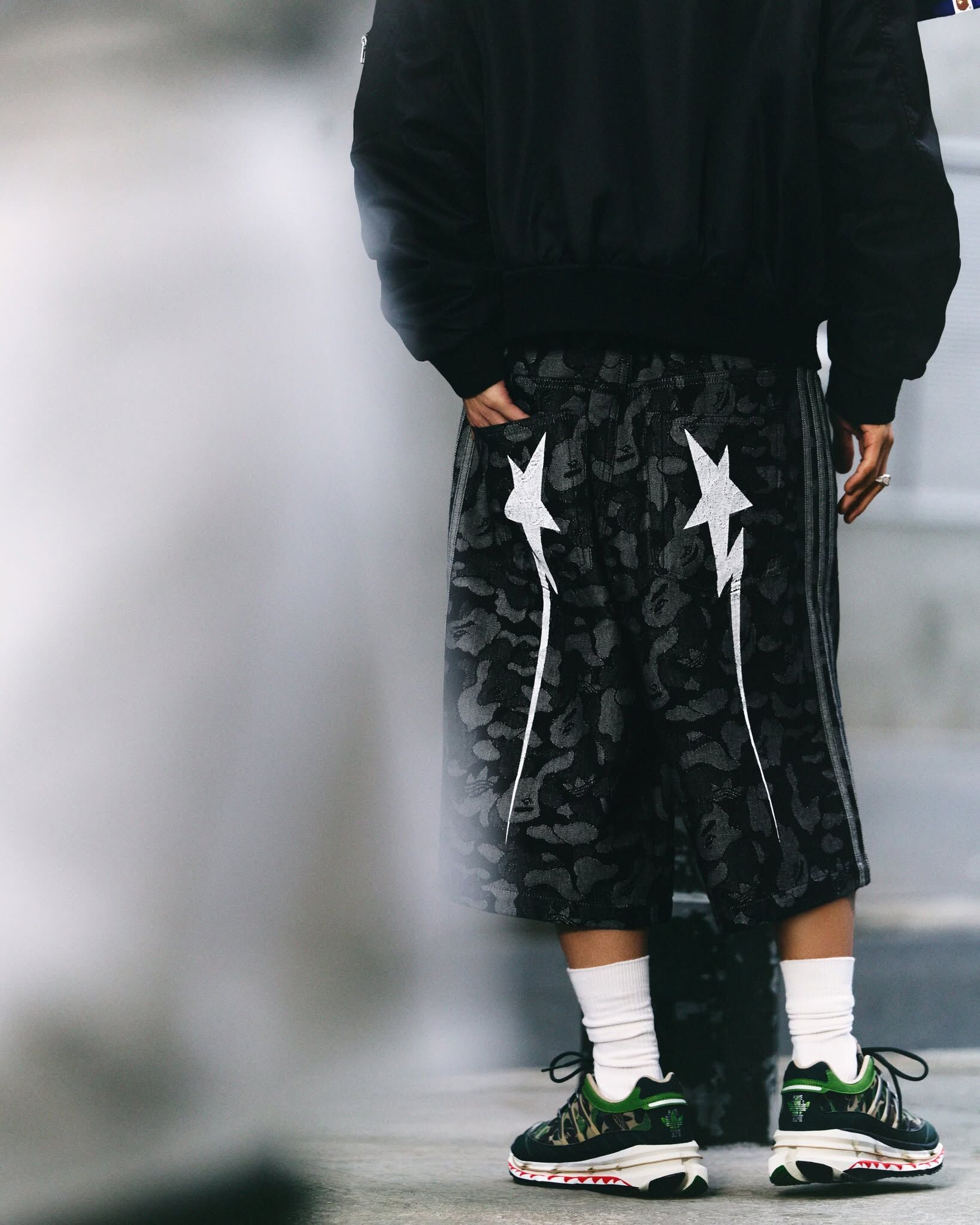 BAPE x adidas Track Shark 丹寧牛仔短褲 七分褲 寬鬆版型 純棉 黑 KF4917-BK