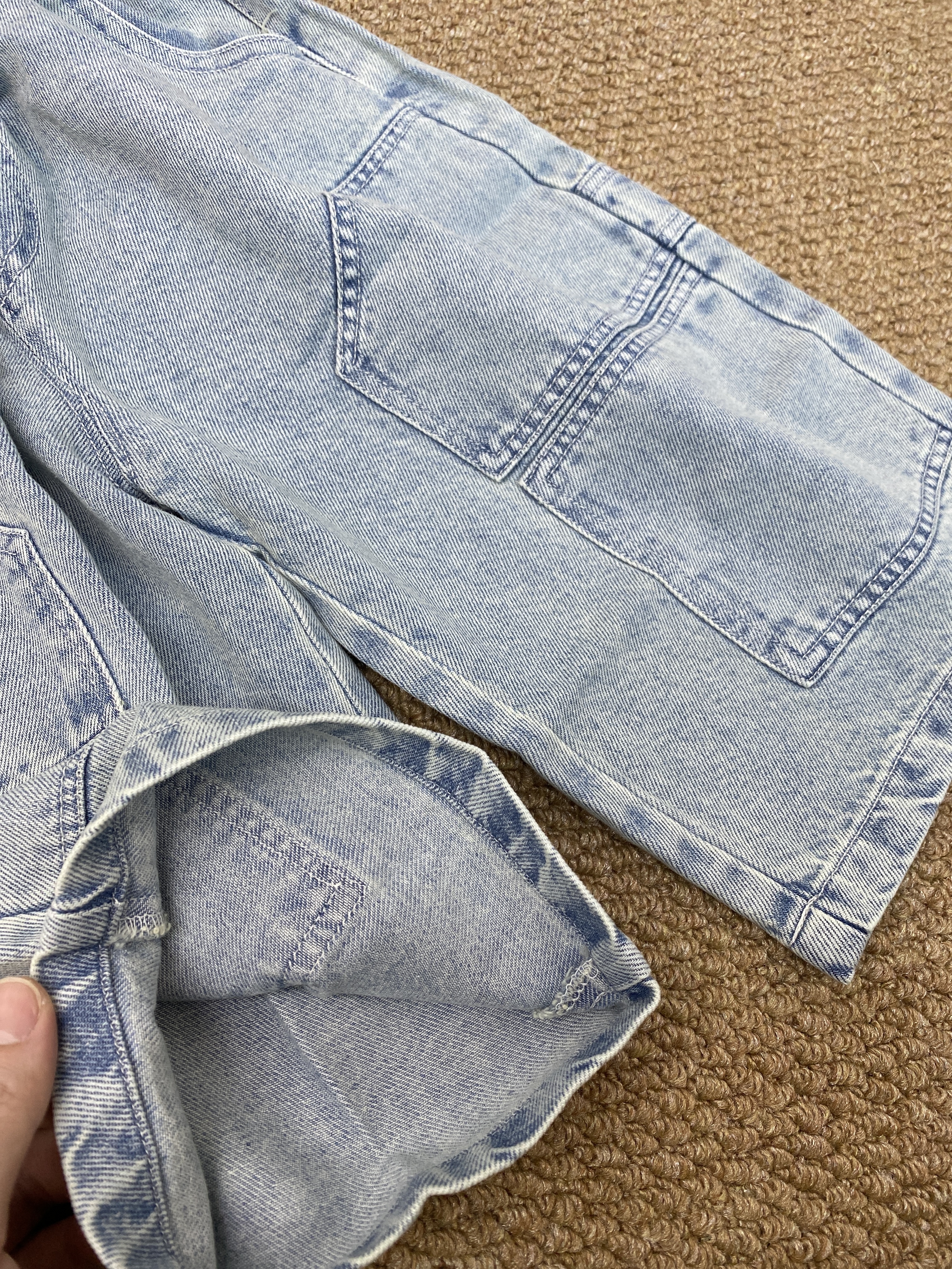 A04304貼布刷白牛仔褲