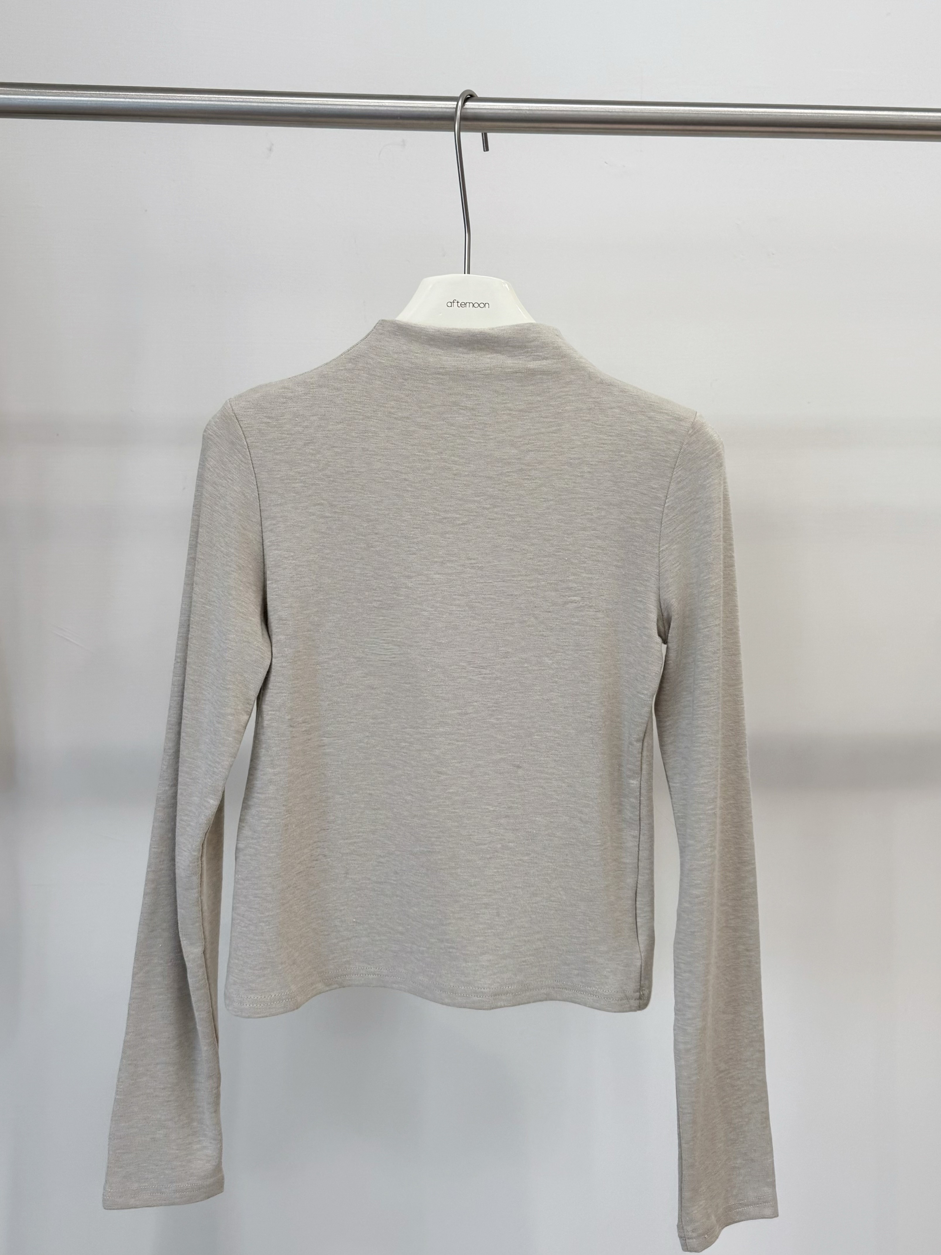 8932 杏色小高領打底衣