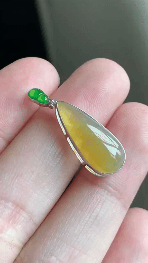 1235727 翡翠冰黃水滴