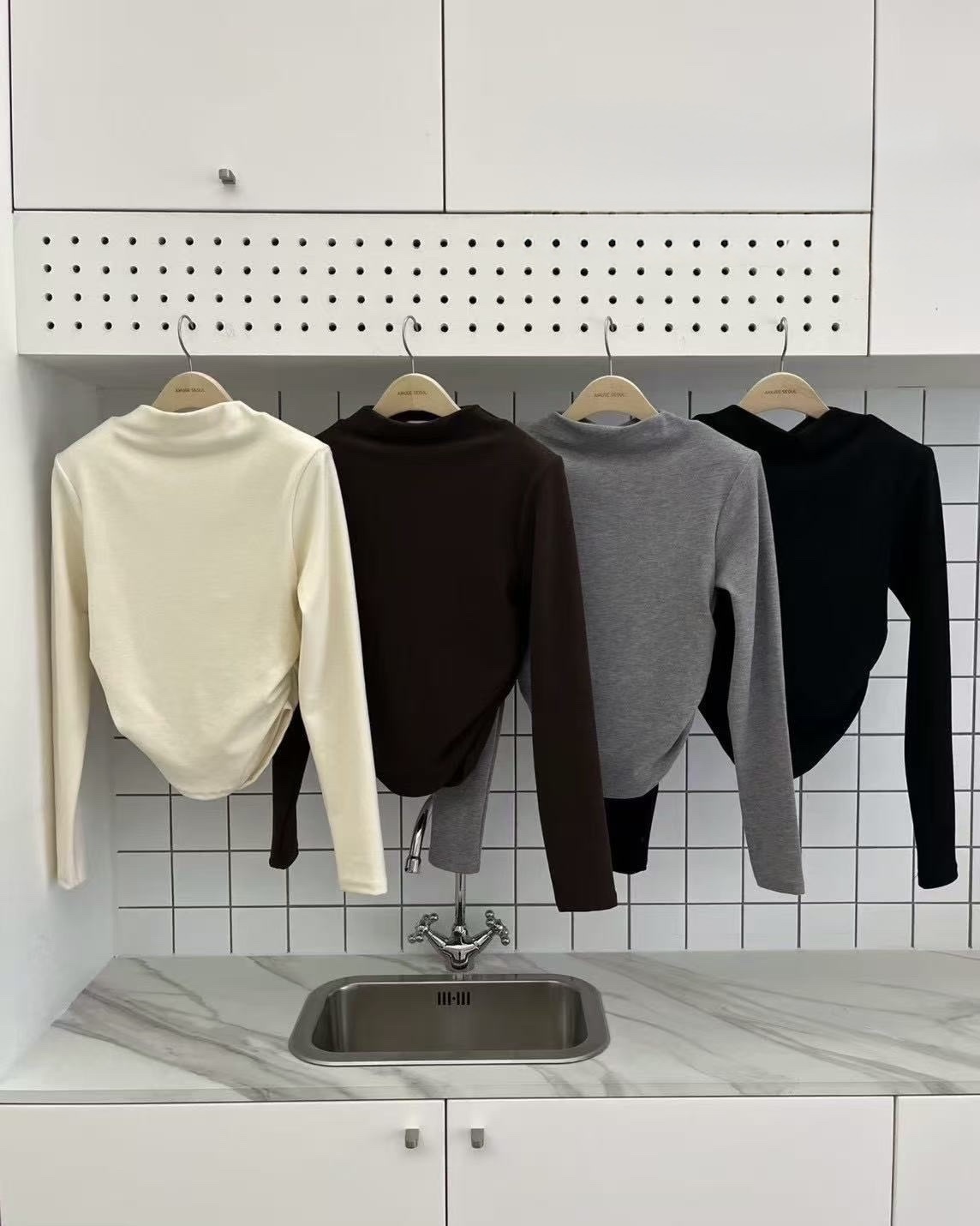 476 正韓薄墊肩收腰打底衣