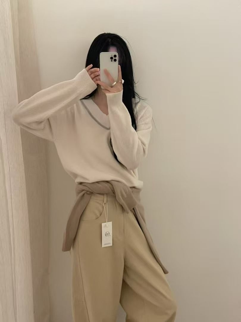 330 正韓V領滾邊羊毛上衣