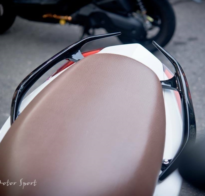 【EPIC】ABS材質 分離式後扶手