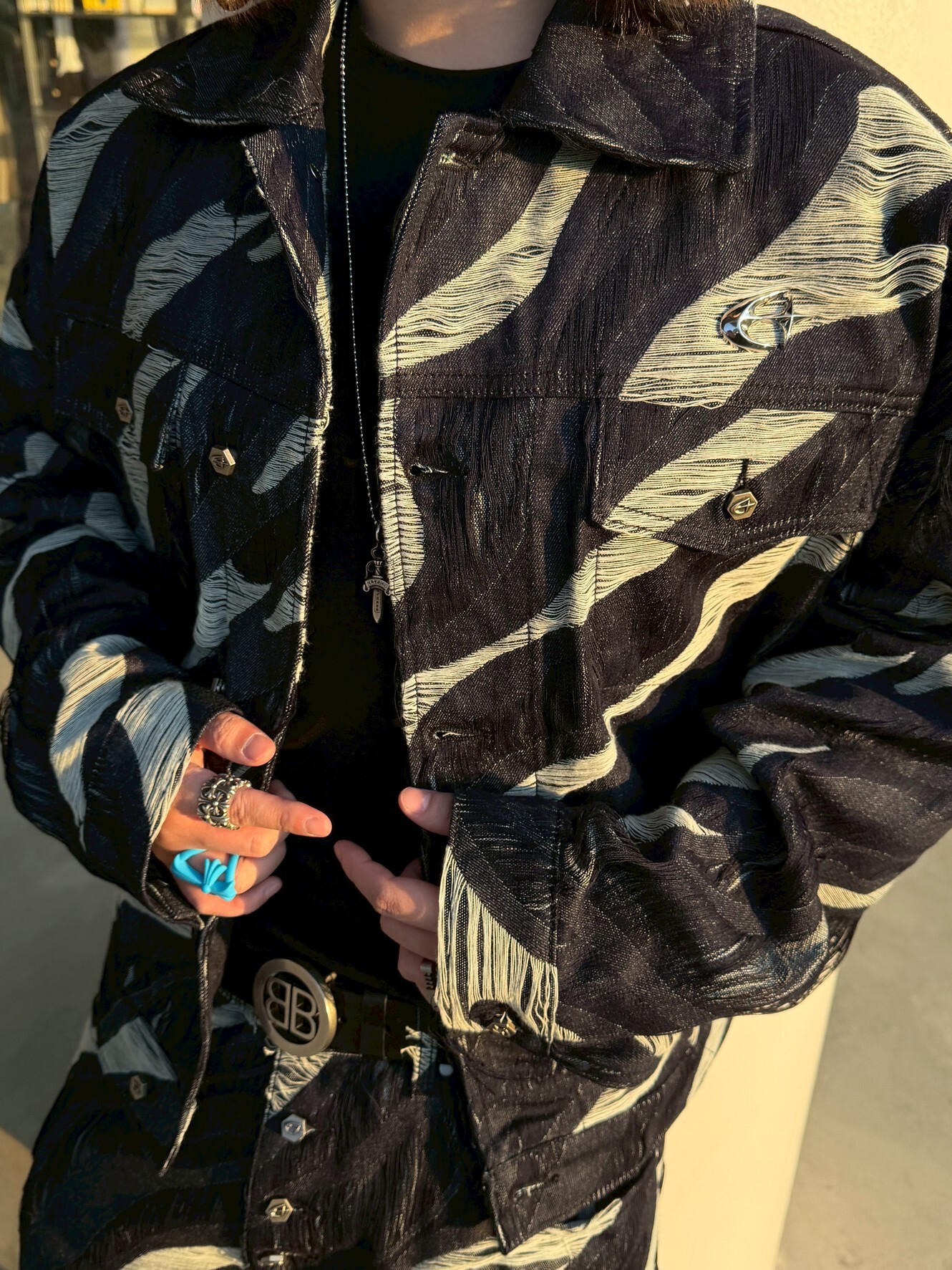 ETERNAL 金屬Logo 黑色滿版虎紋破壞 抽鬚短版牛仔外套 夾克