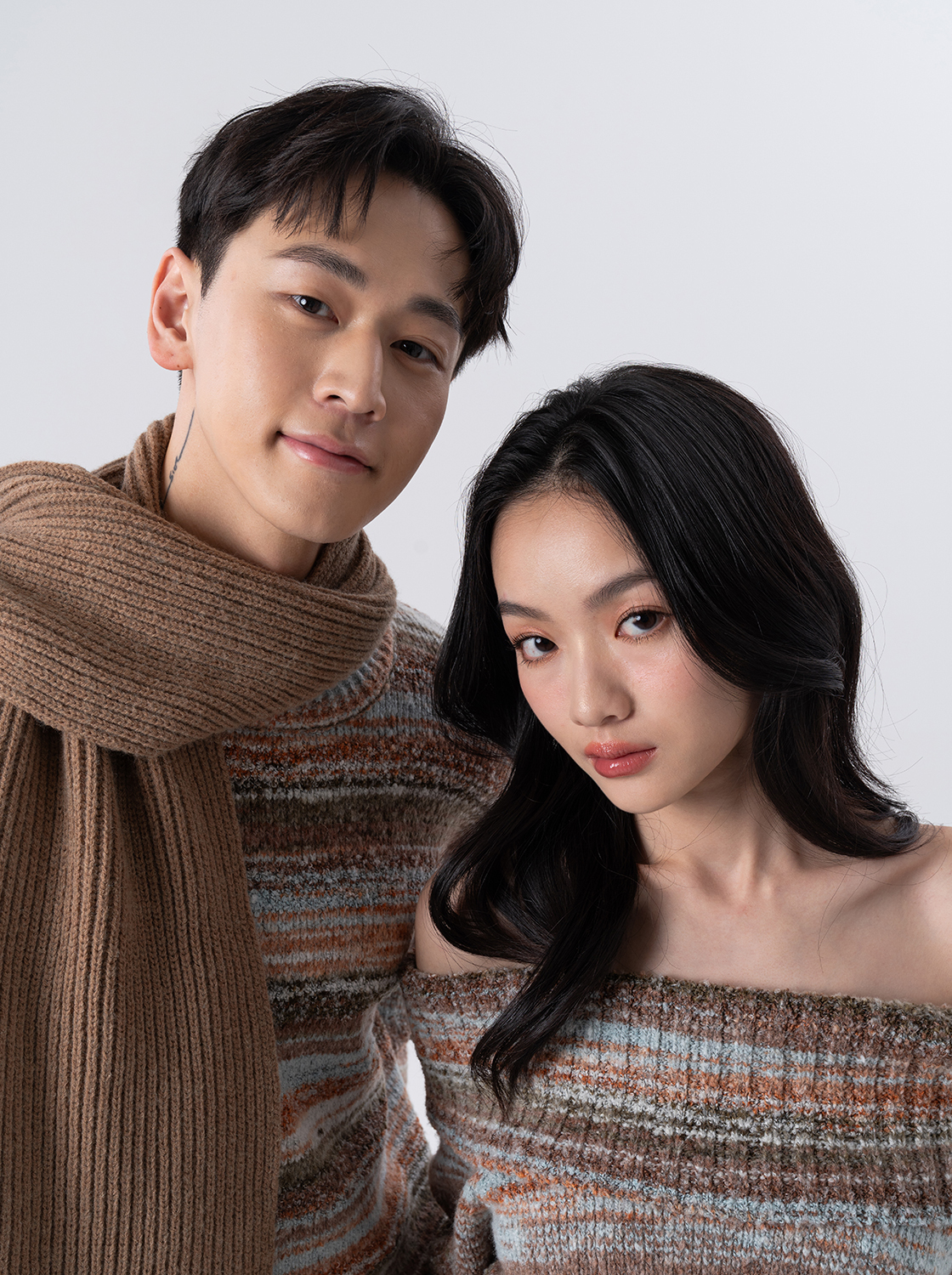 【第二件5折】一字領混紗毛織衣