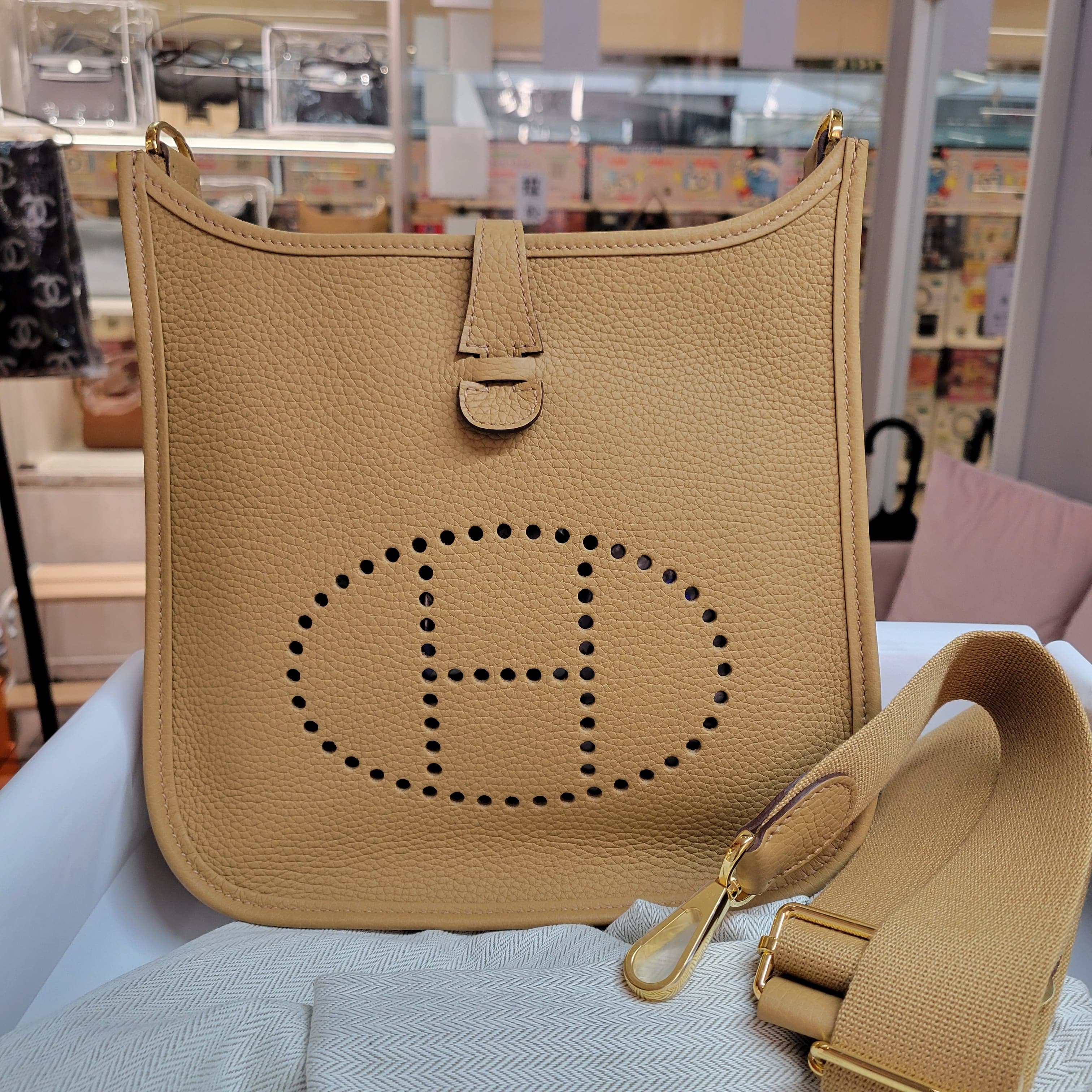 HERMES EVELYNE 23 4B BISCUIT CC 餅乾色金扣