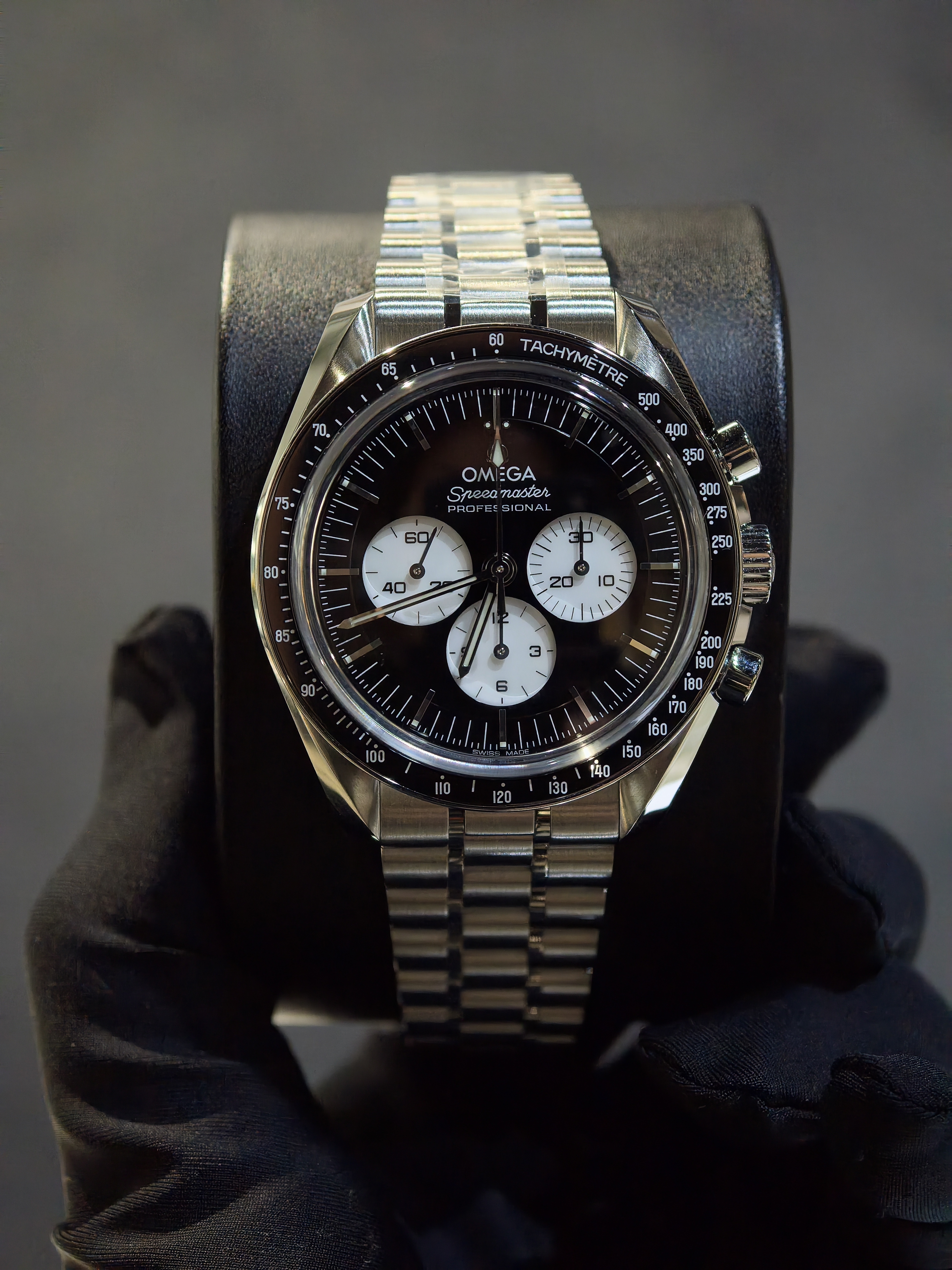 BRAND NEW OMEGA SPEEDMASTER  310.30.42.50.01.004  31030425001004 MOONWATCH PROFESSIONAL CO‑AXIAL MASTER CHRONOMETER CHRONOGRAPH BLACK DIAL 42 MM Reverse Panda