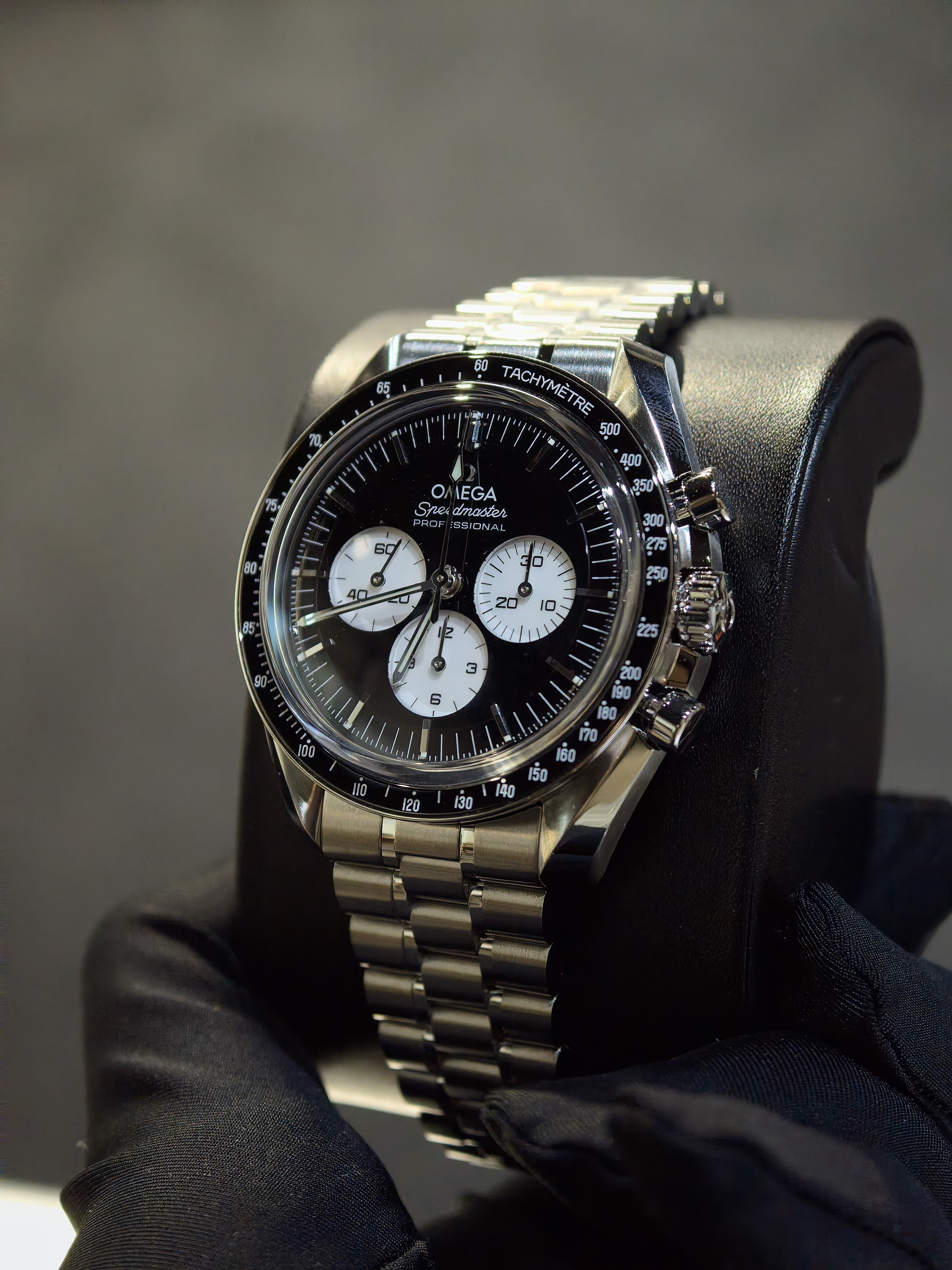 BRAND NEW OMEGA SPEEDMASTER  310.30.42.50.01.004  31030425001004 MOONWATCH PROFESSIONAL CO‑AXIAL MASTER CHRONOMETER CHRONOGRAPH BLACK DIAL 42 MM Reverse Panda