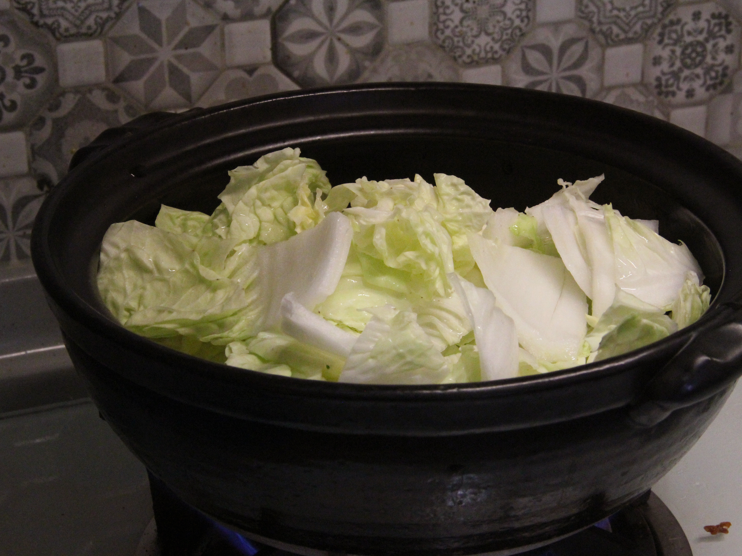 步驟5.另鍋放入洗淨的大白菜