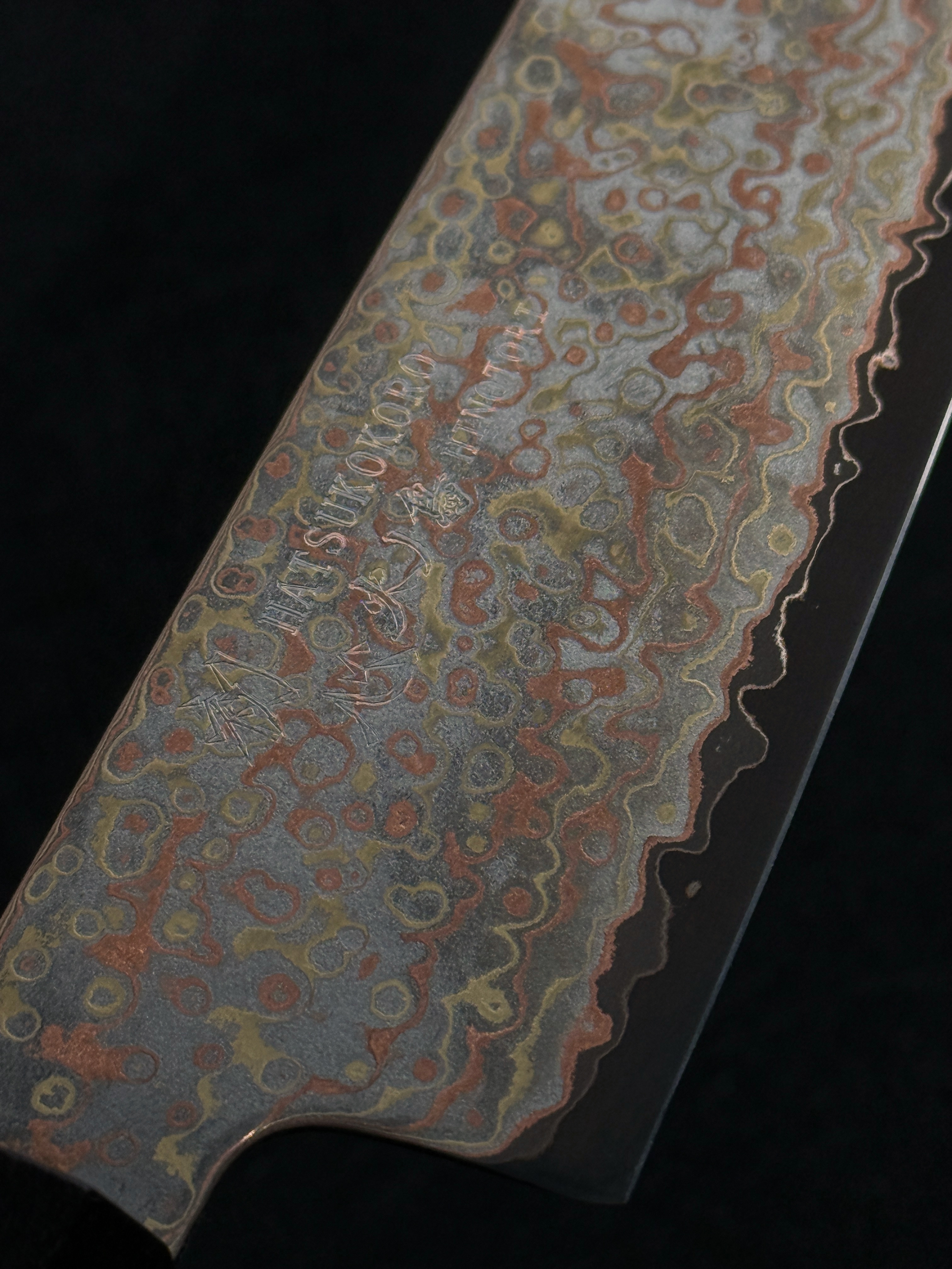 初心 火ノ鳥 青二鋼 有色大馬士革鋼 筋引 黑檀柄