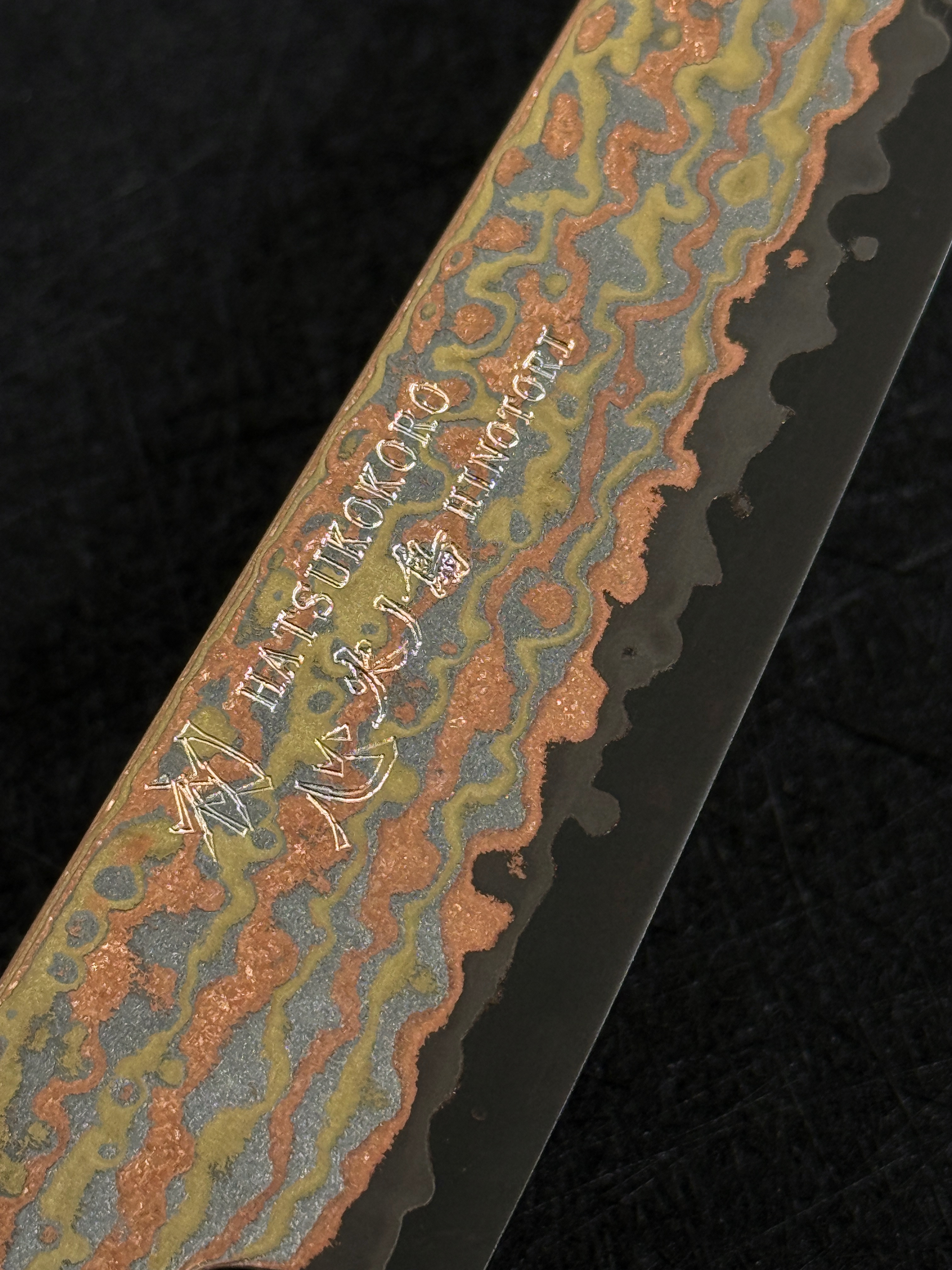 初心 火ノ鳥 青二鋼 有色大馬士革鋼 小刀 黑檀柄