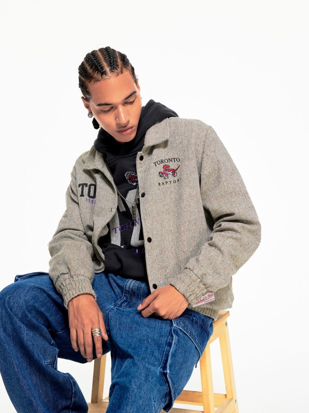 Mitchell & Ness NBA TORONTO RAPTORS TEXTURED COTTON JACKET 灰 暴龍 復古 寬鬆 外套【MN25BOU14C】