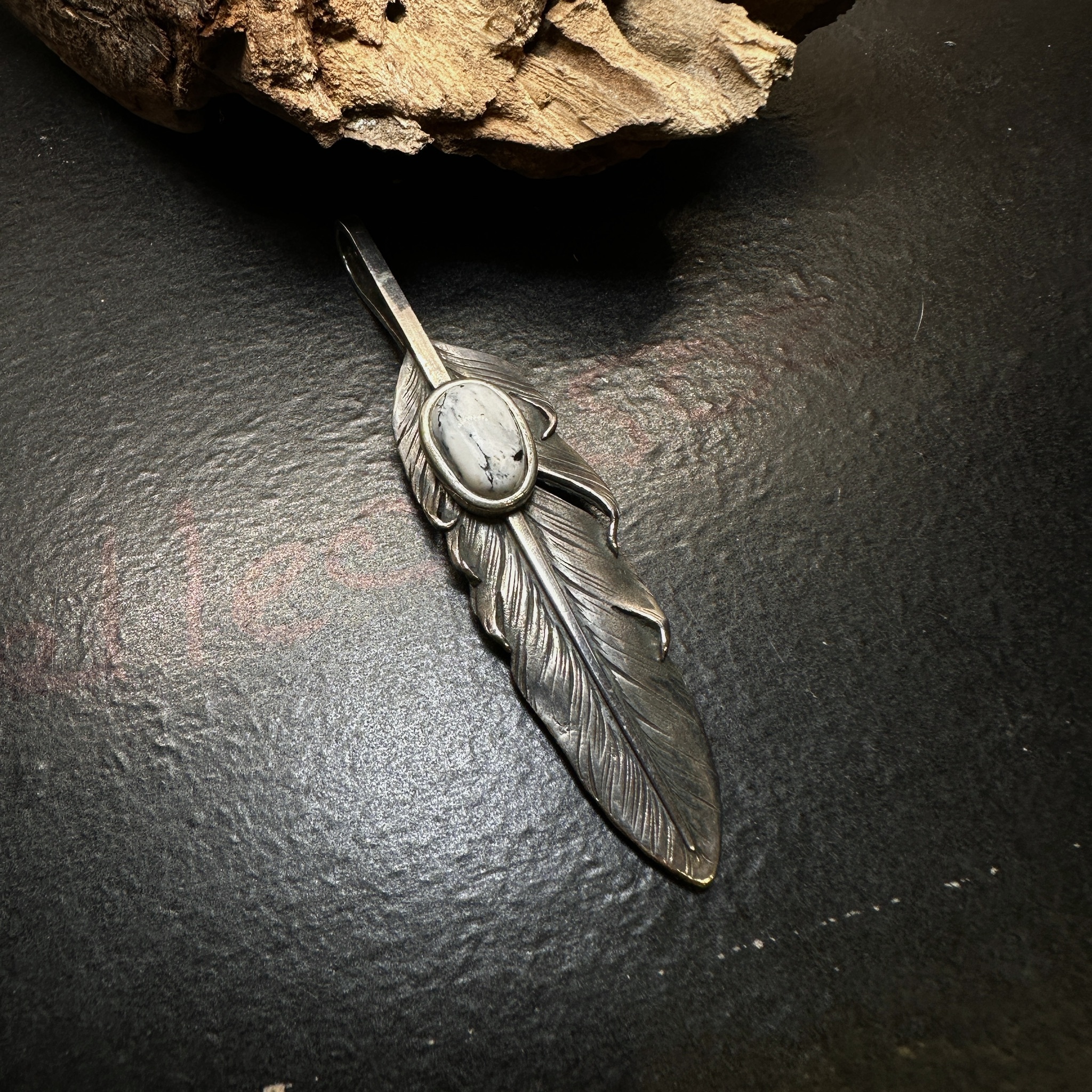 Black Venom Jewelry-Freedom & Prayer XL(8cm) Feather with White Buffalo Turquoise