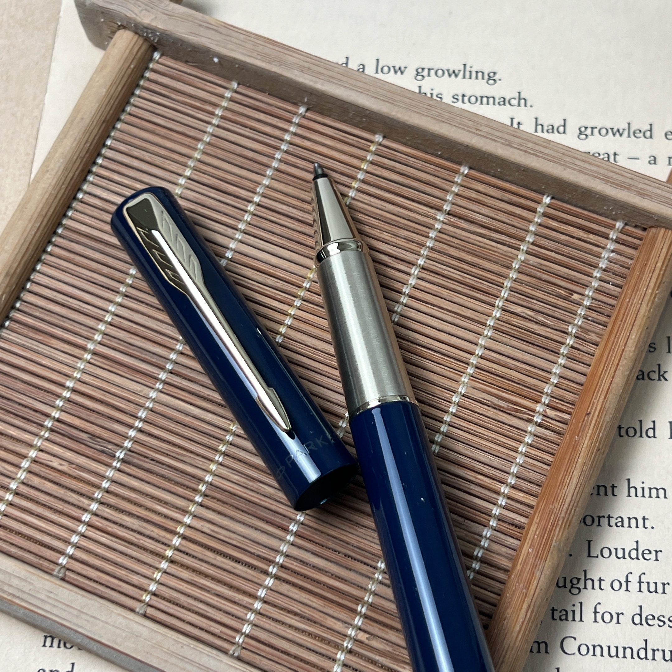 派克Parker｜威雅XL系列 天際藍香檳金夾 鋼珠筆（限定）