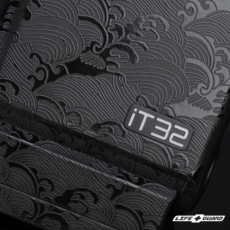 LIFE+GUARD Godox iT32 專用貼膜特寫｜質感設計LIFE+GUARD｜WAUB海浪極黑