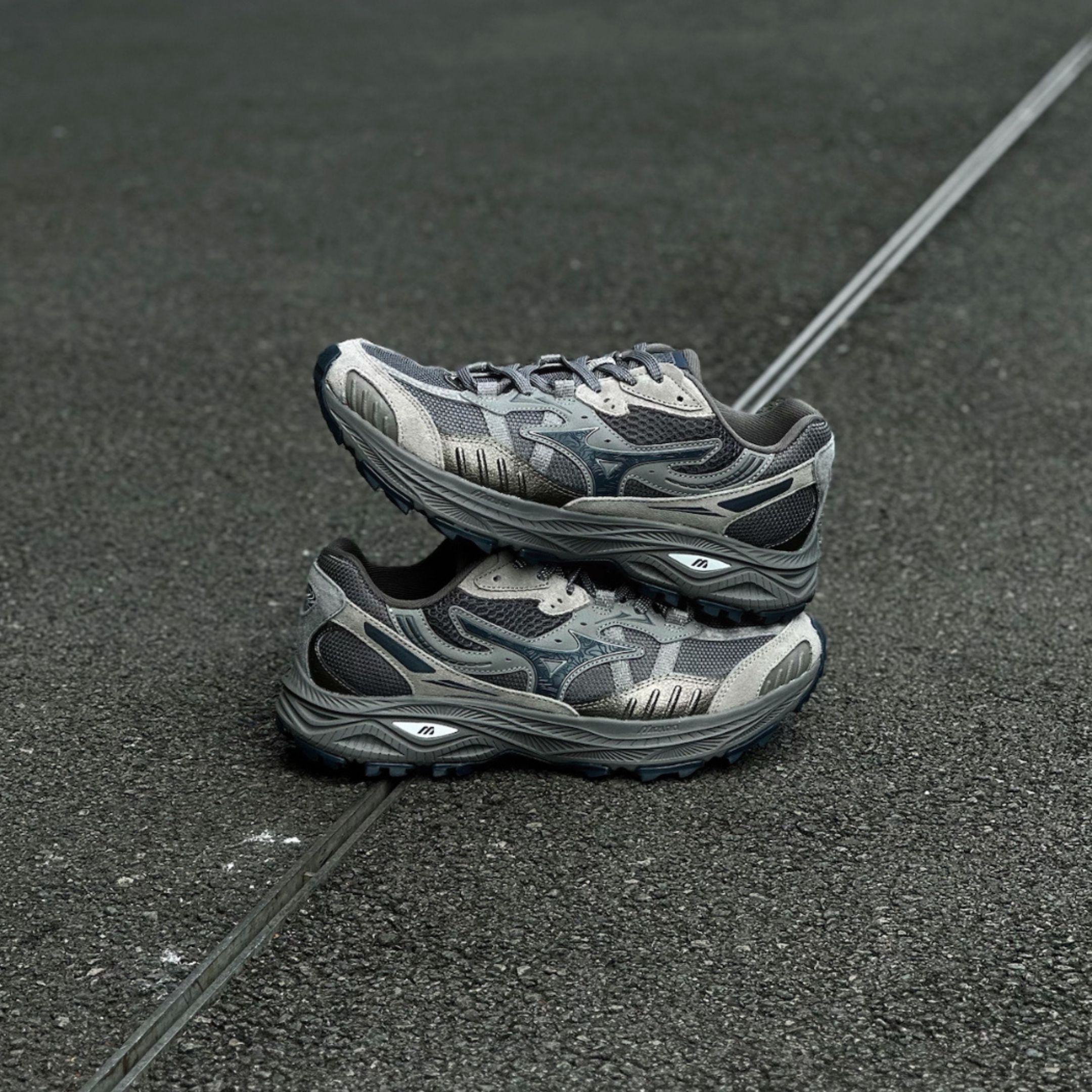 NICEDAY 代購 MIZUNO Racer ADV 美津濃 礫石灰 鐵灰 灰 灰銀 復古 慢跑鞋 機能 D1GH241204