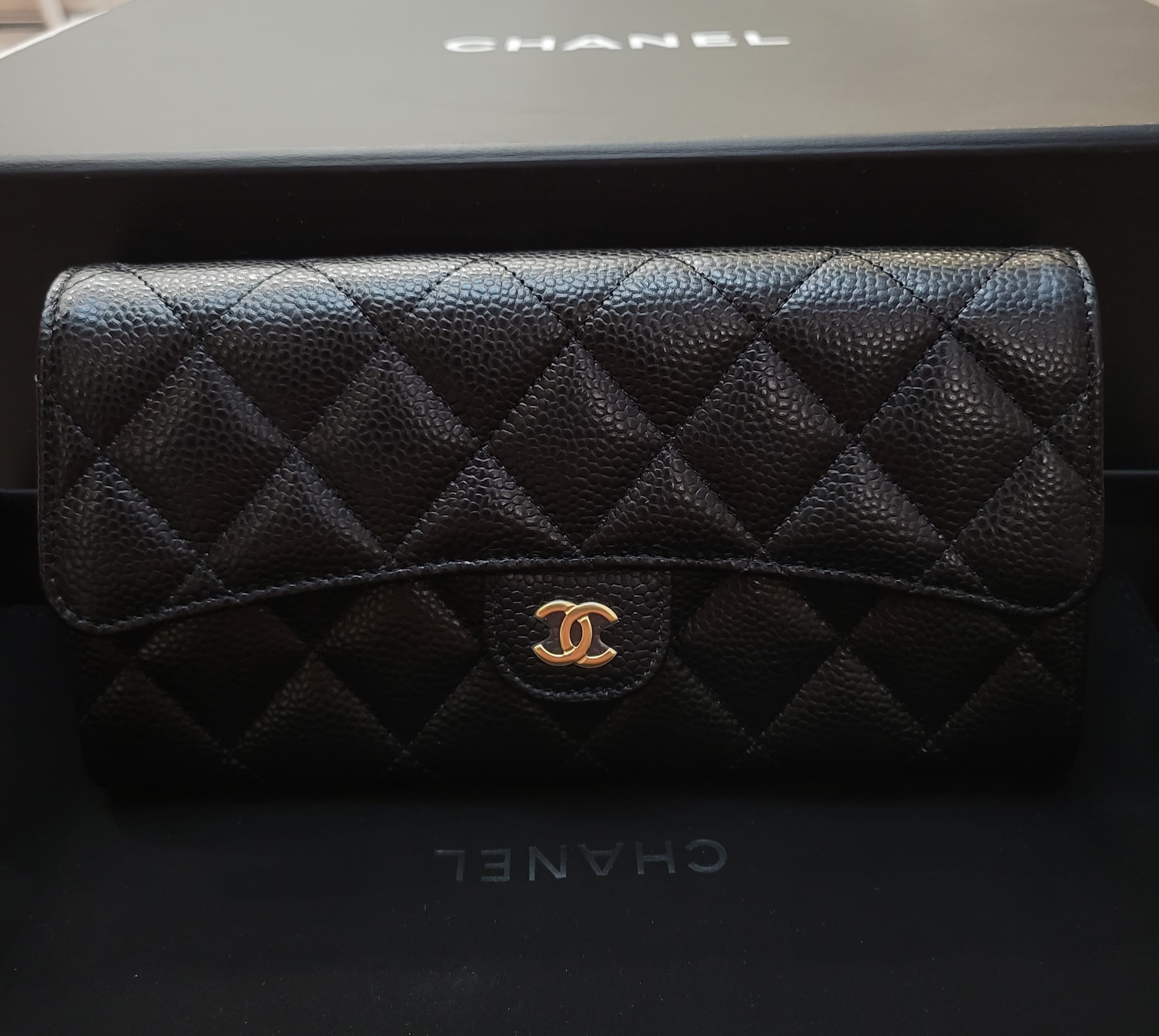 CHANEL AP0241 LONG WALLET CAVIAR BLACK GOLD 經典款啪鈕長銀包 AP0241黑色金扣 牛皮