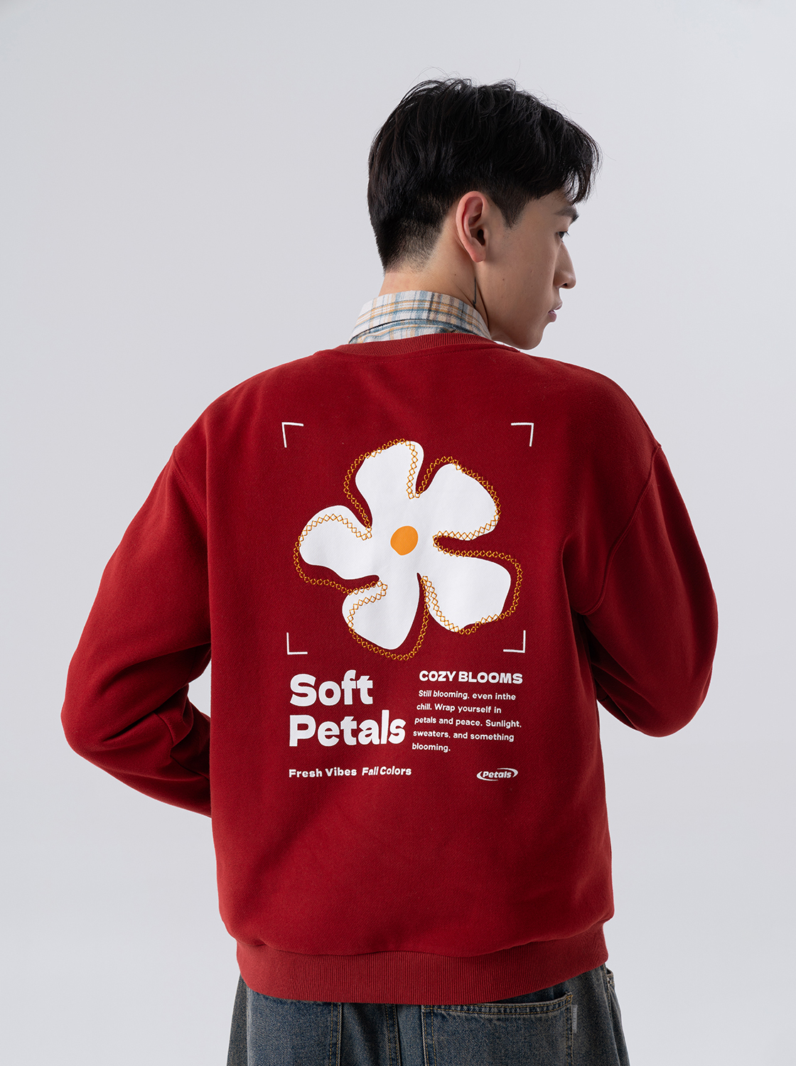 繡花輪廓花朵印花大學TEE