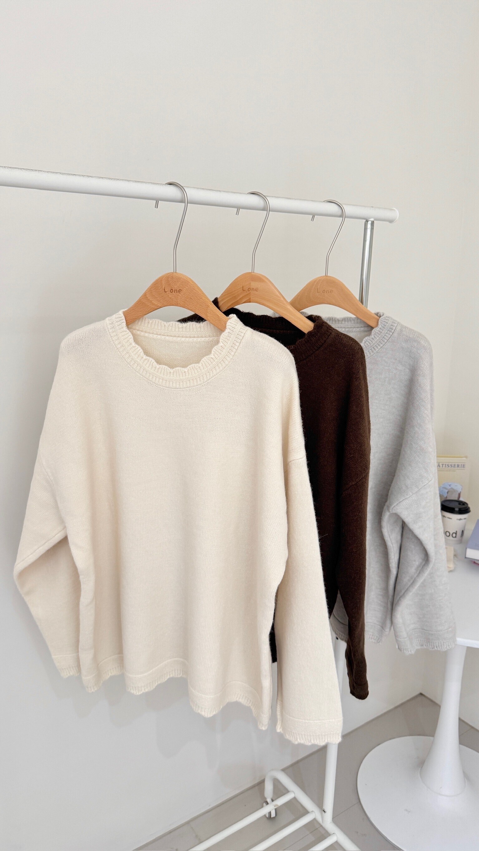 花邊領針織上衣