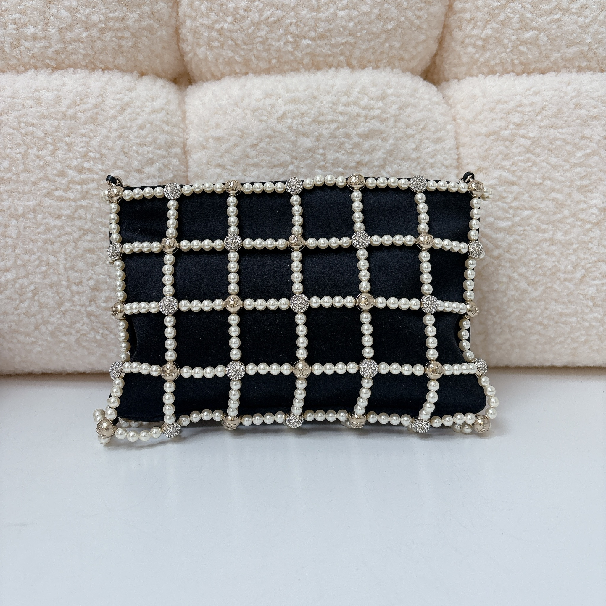 Chanel Lambskin Pearl Frame Shoulder Bag - Black / Ghw