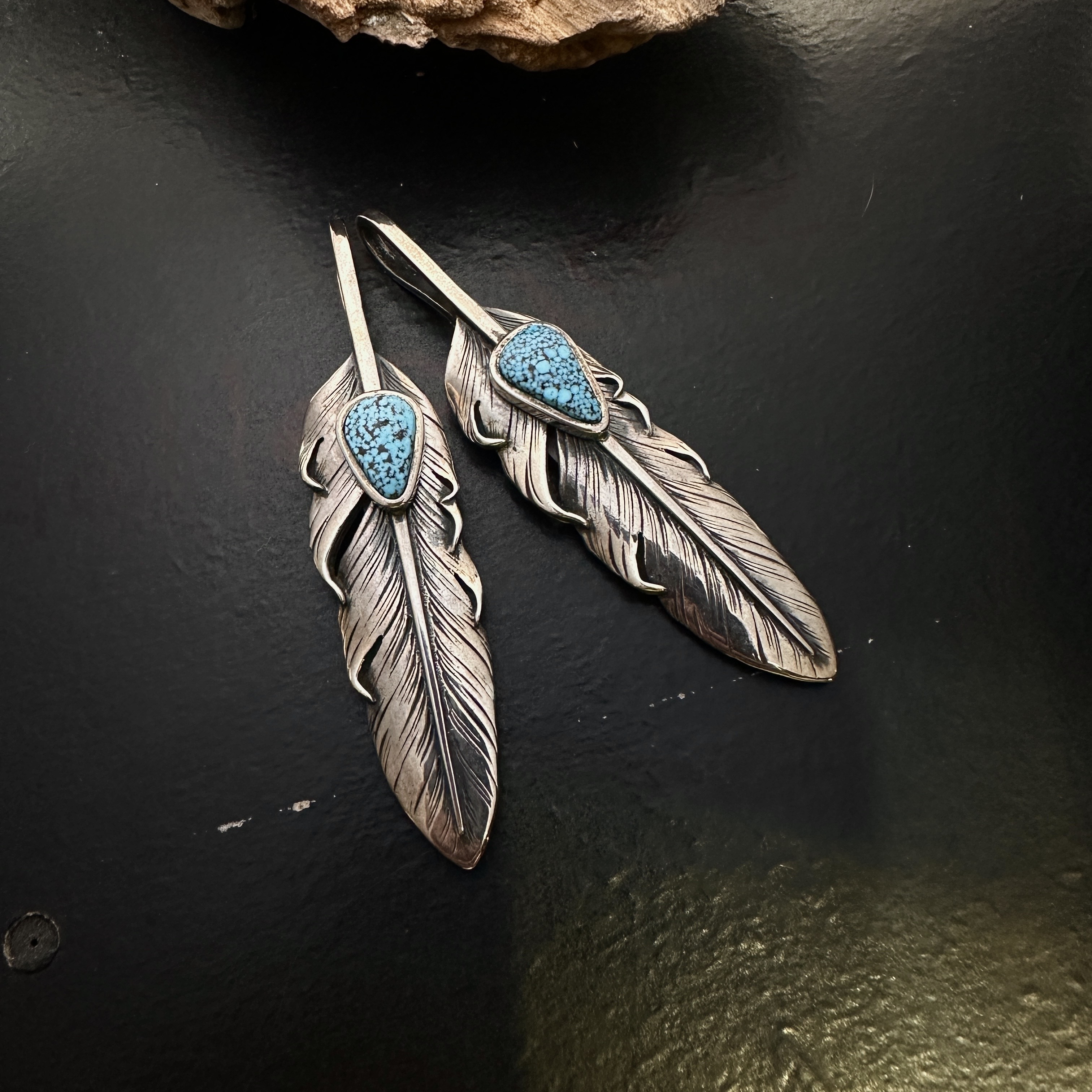 Black Venom Jewelry-Freedom & Prayer XL(8cm) Feather with Kingman Web Turquoise