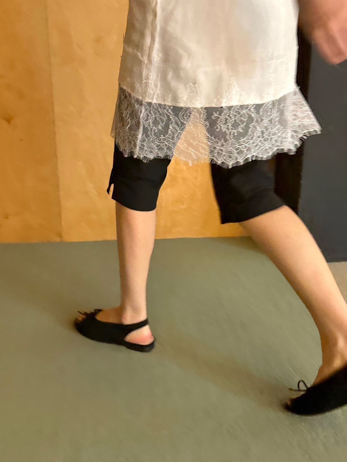 經典黑麂皮蝴蝶結魚口平底涼鞋