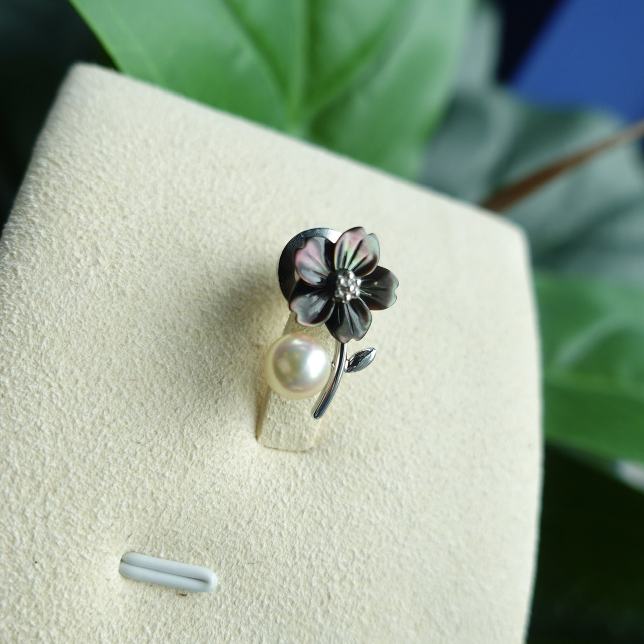 日本製925純銀Akoya珍珠胸針 - 大溪地黑珍珠母貝櫻花造型