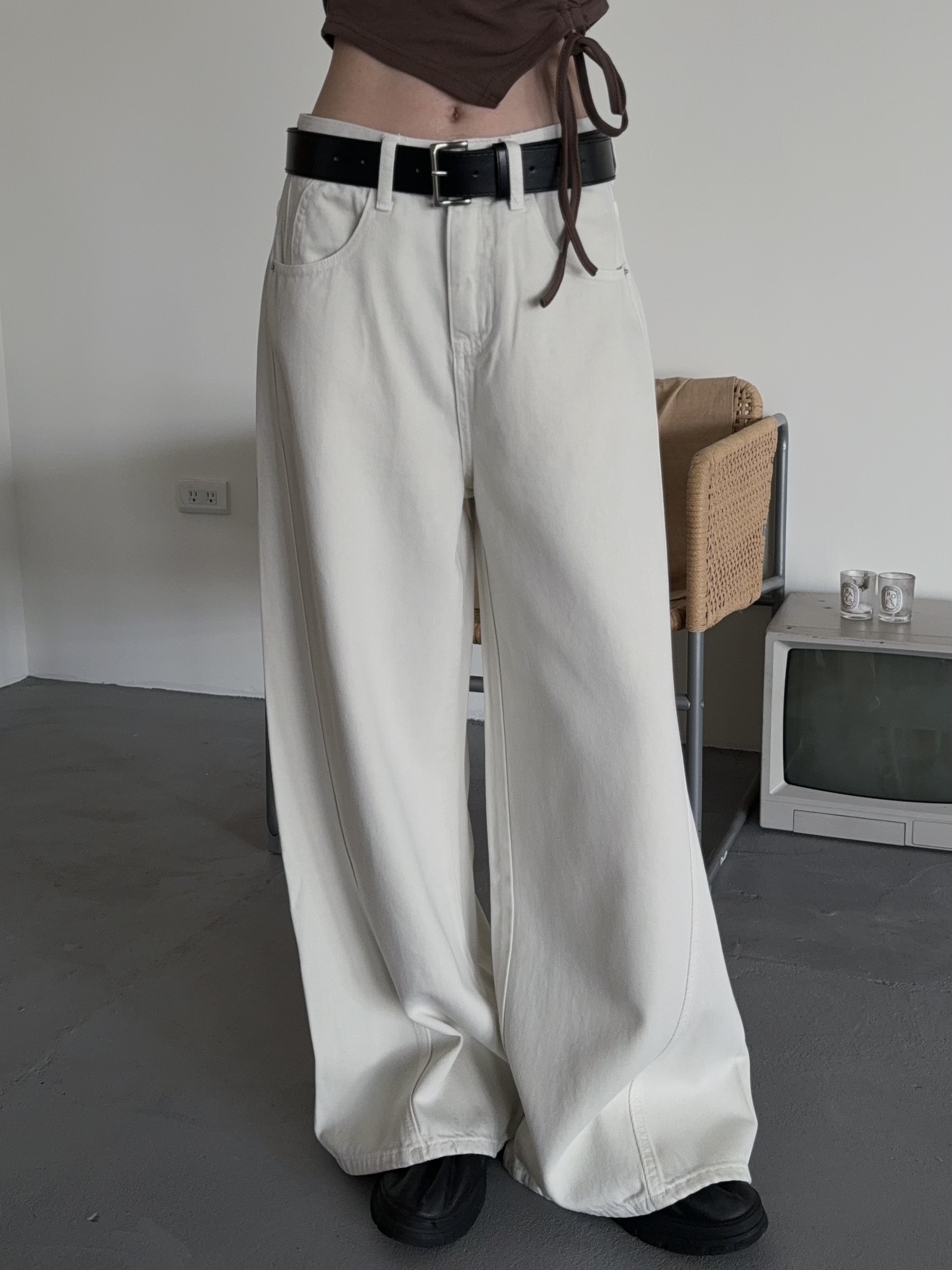 奶油白車線造型闊腿褲（附皮帶）