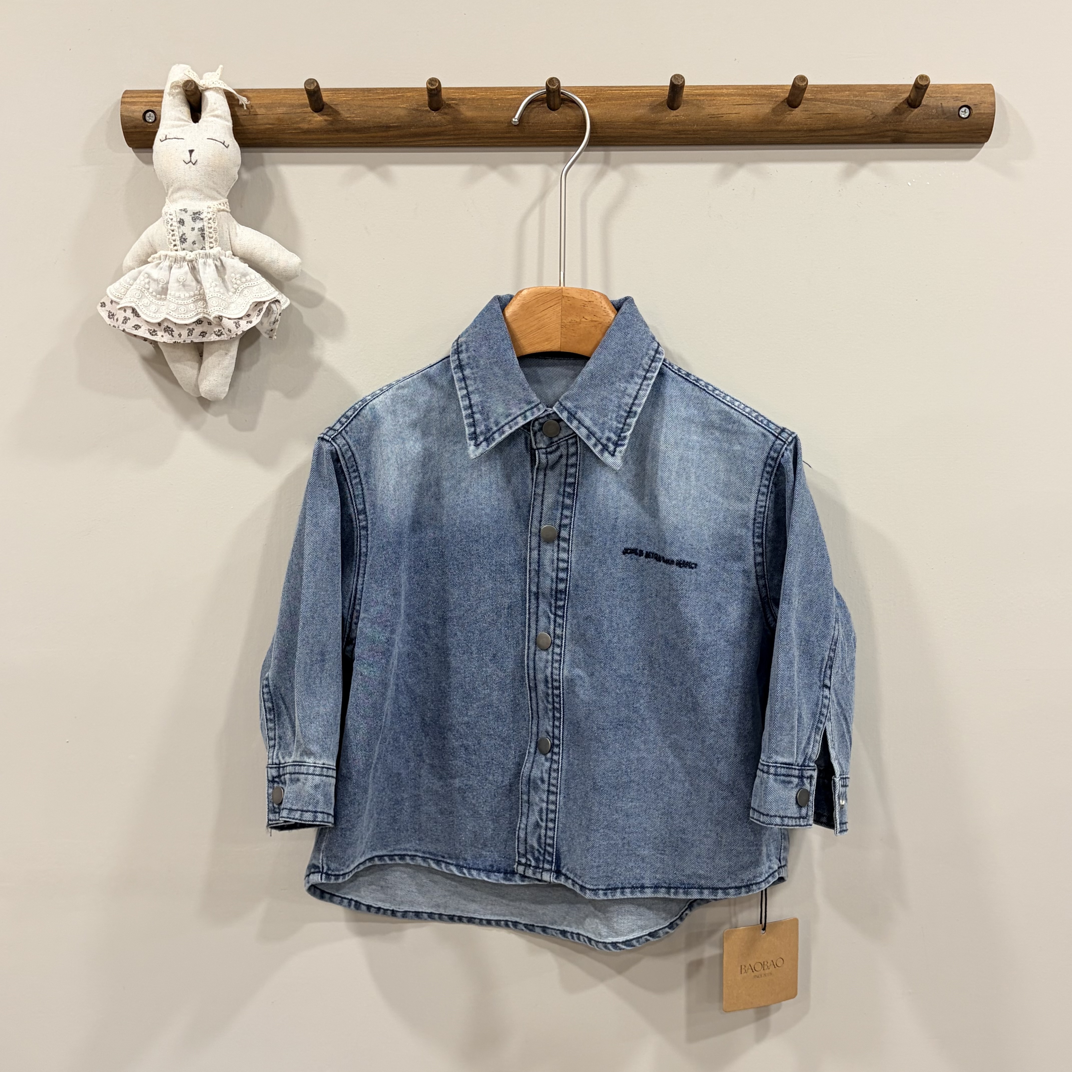 A04345水洗刷白牛仔襯衫