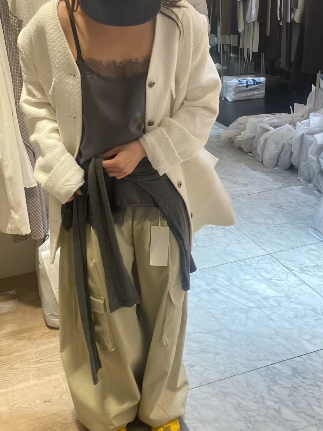 細肩帶睫毛蕾絲滾邊下擺開衩造型背心 / 3色