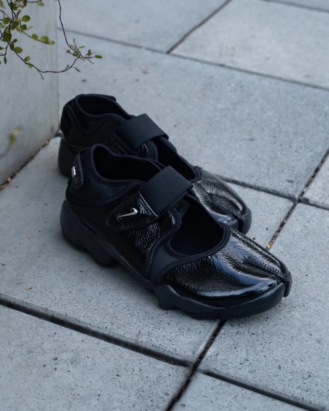 <2026全新> Nike Air Rift 分趾 漆皮 魔鬼氈 忍者鞋 黑色