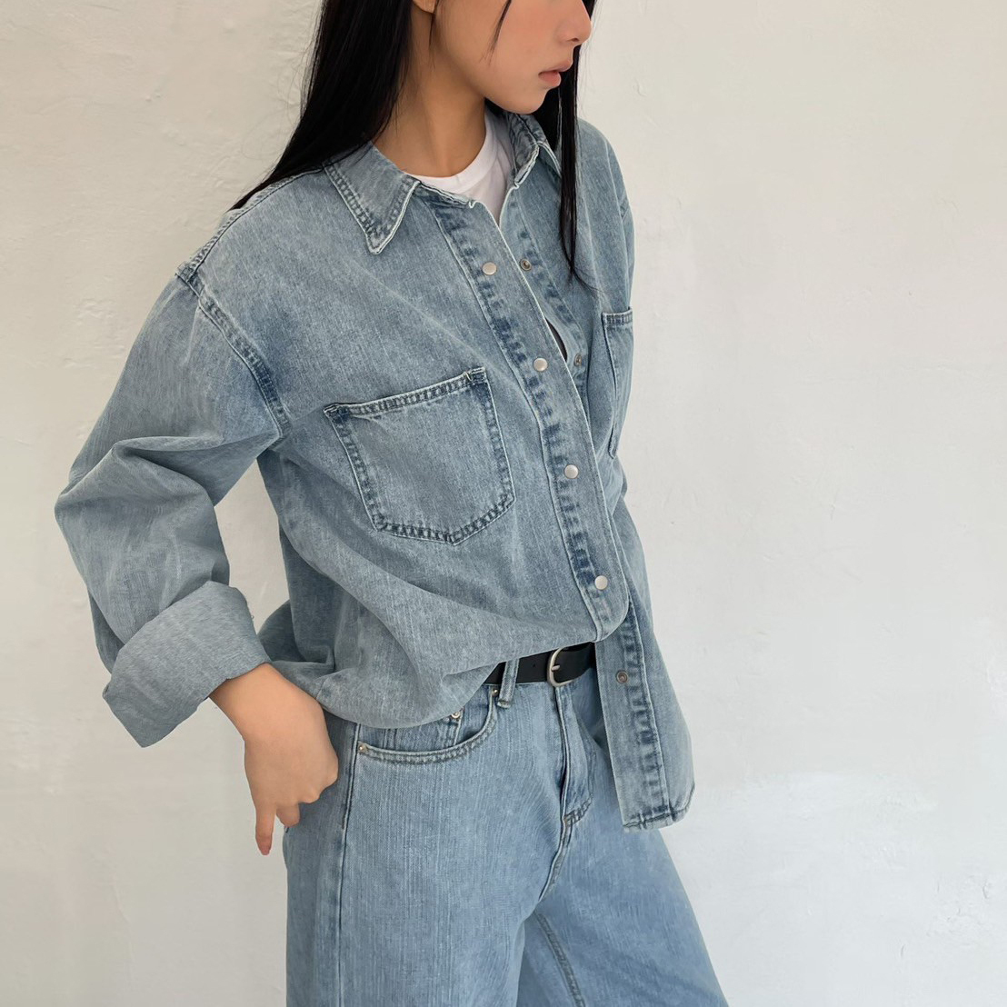 復古刷色翻領雙口袋造型牛仔襯衫罩衫