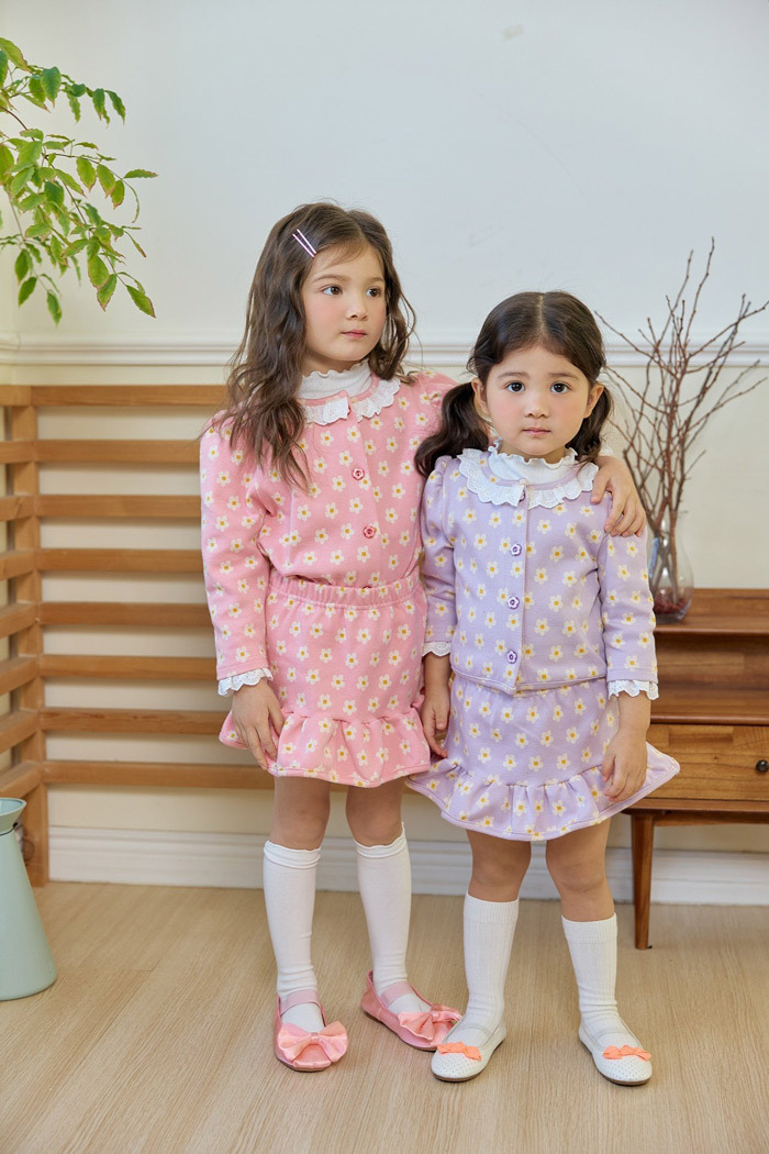 正韓春bbb 兩色米白邊花朵套裝