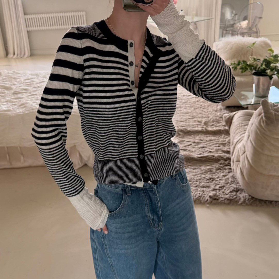 寬細黑白橫條紋圓領排釦上衣罩衫