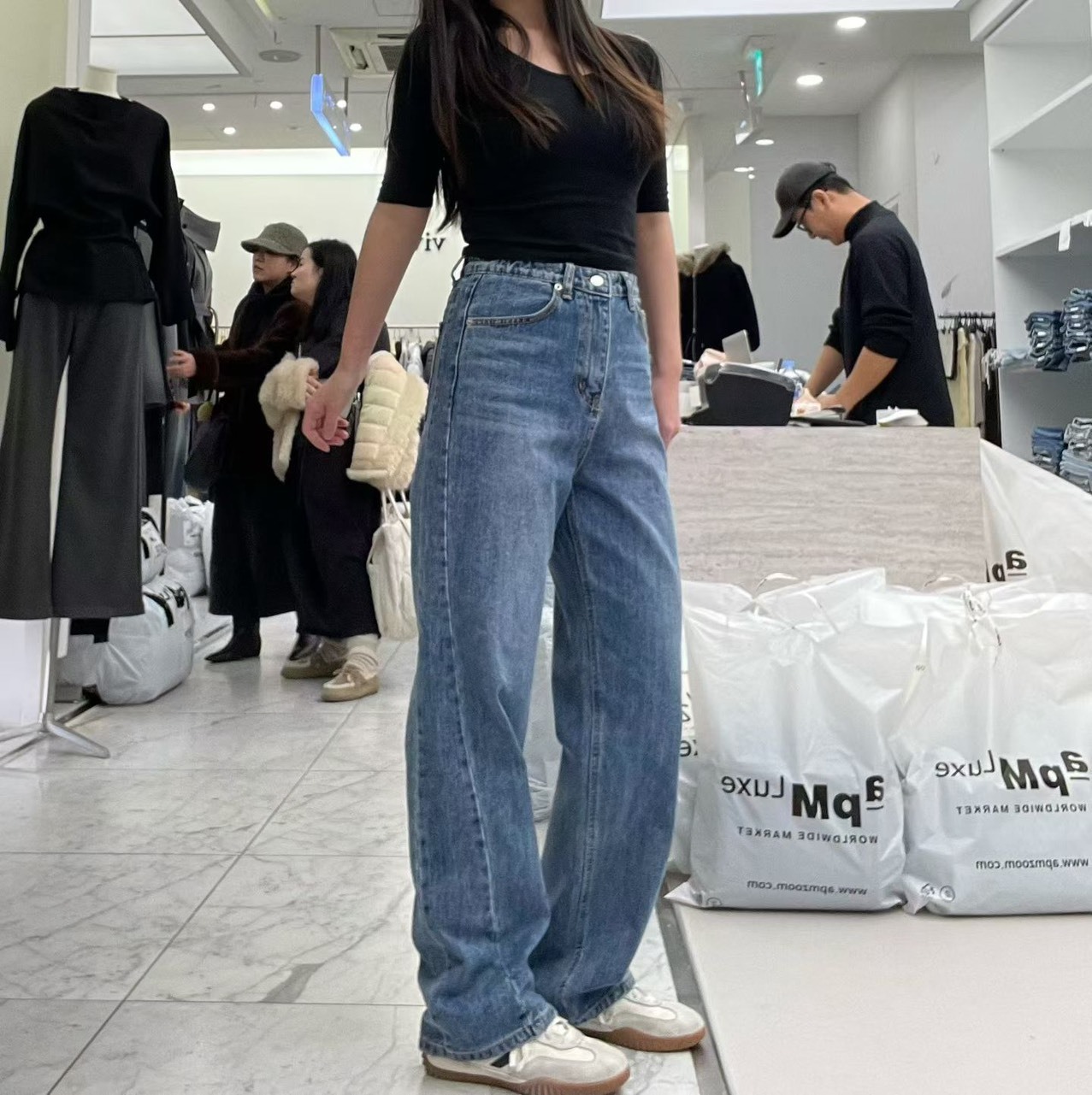 1228修飾剪裁長腿牛仔褲