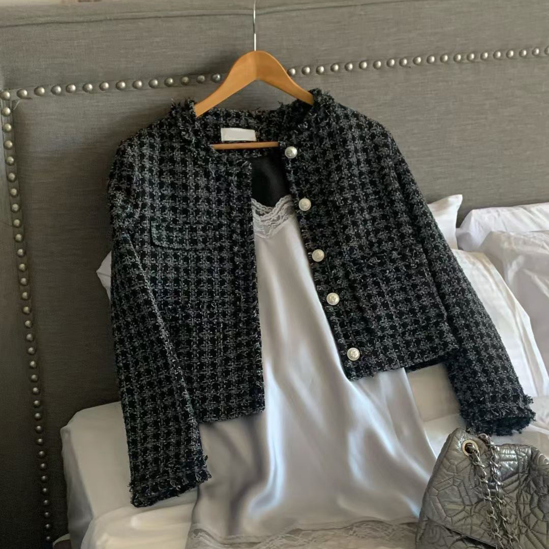 精緻女子配色格紋圓領排釦小香外套 / 2色