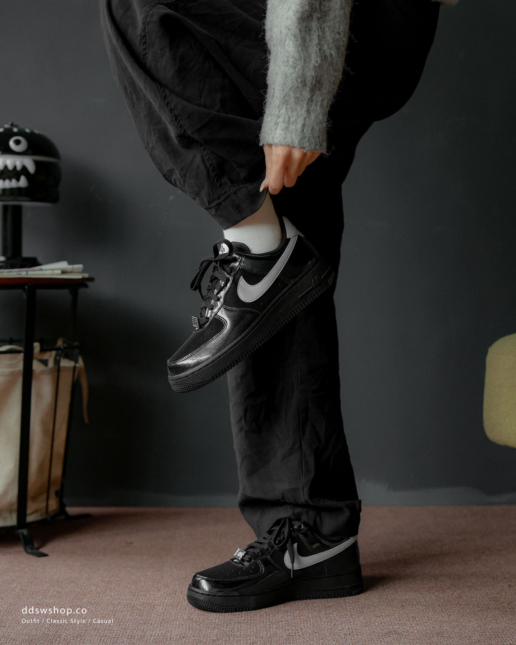 "代購" Nike Air Force 1 Low "GLAM ROCK" 漆皮拼接 黑色 男鞋 IB6843-001