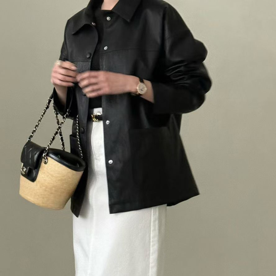 同色系排釦翻領雙口袋PU皮革外套皮衣