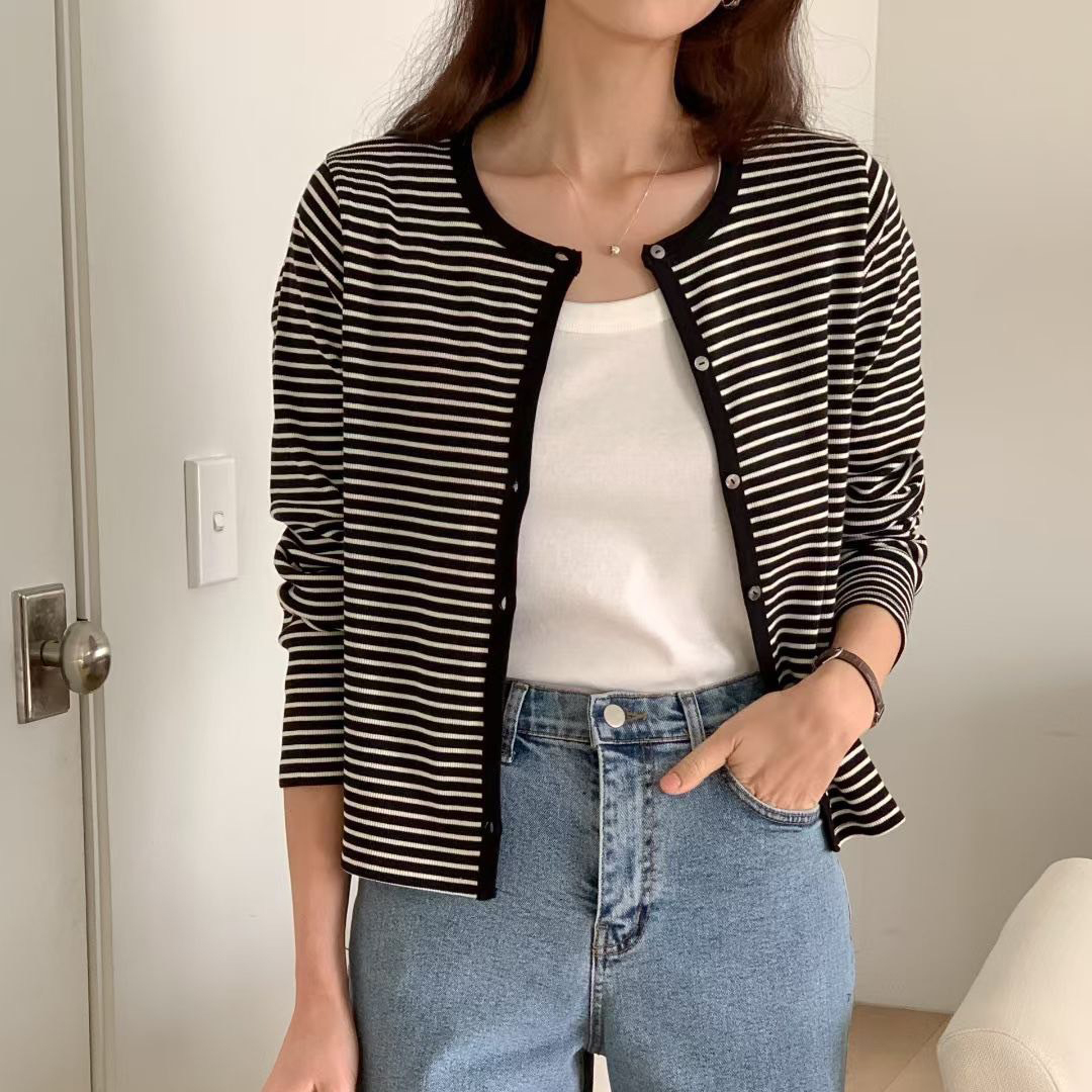 配色滾邊橫條紋圓領排釦上衣罩衫 / 3色