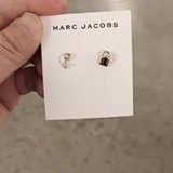 [S] MARC JACOBS GOLD 4F5JER001J46-710 MINI PADLOCK EARRINGS, 196611777179 (SMJ645)