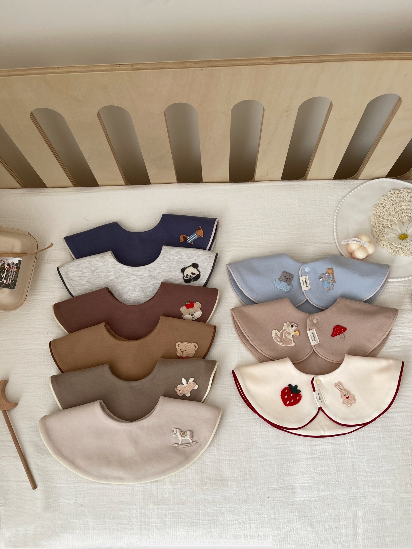 可愛刺繡滾邊圍兜 16色