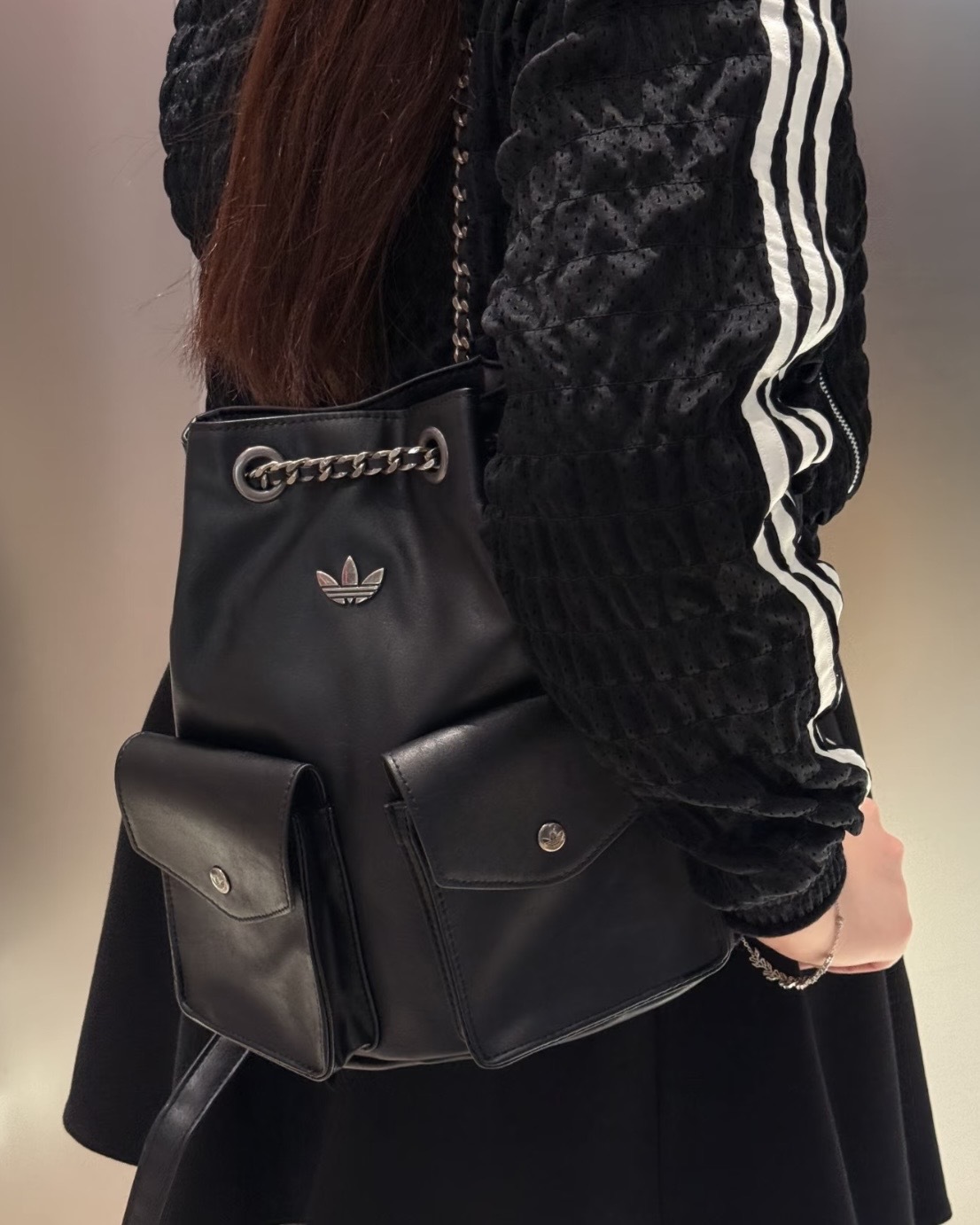 ADIDAS ORIGINALS 小香風 全黑 黑色 口袋包 金屬LOGO 機車包 單肩包 手提包 KW4748 後背包 鏈條包 KW4750 / 預購