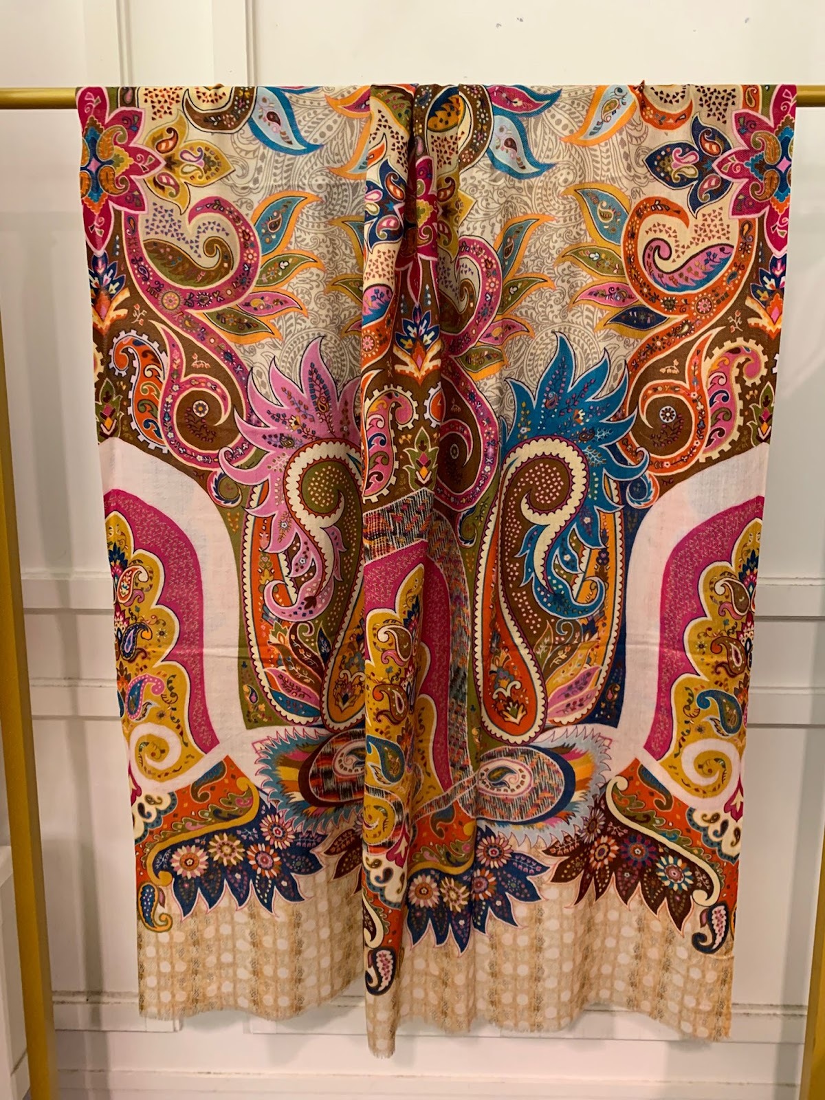 VK029 Scarfesia 橙色民族絲巾 100% Merino Wool